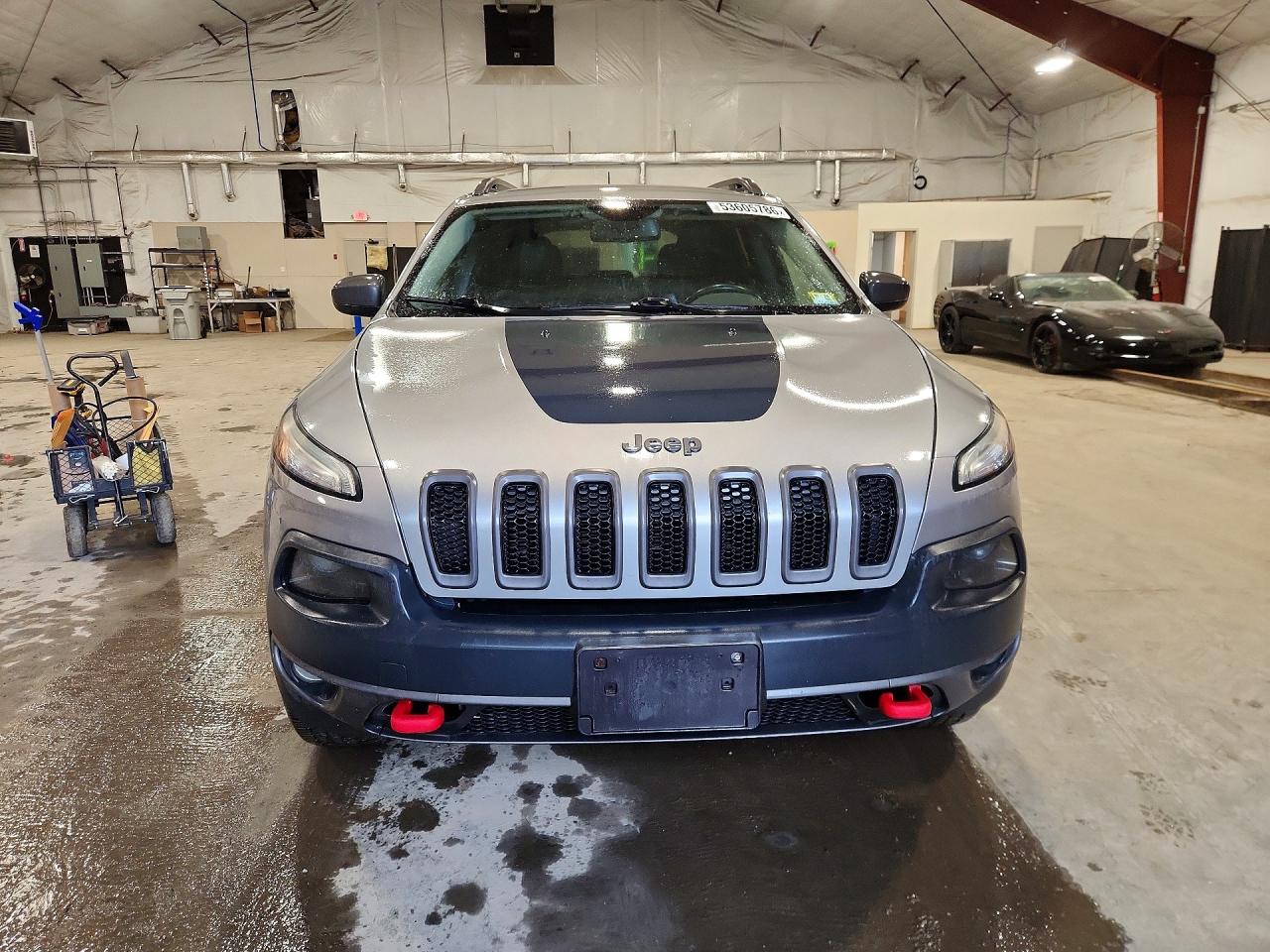 2015 Jeep Cherokee Trailhawk Silver vin: 1C4PJMBS4FW786019