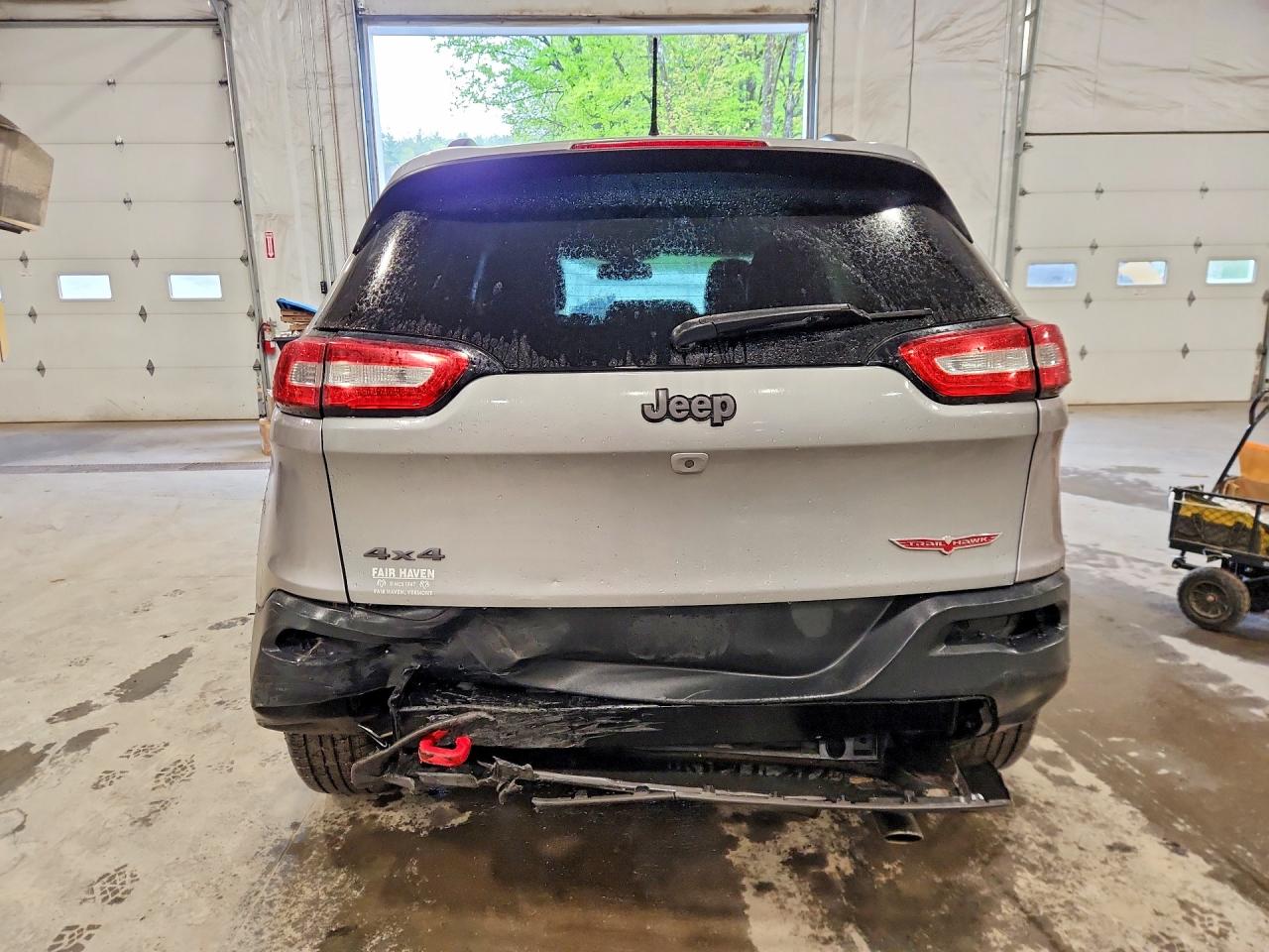 2015 Jeep Cherokee Trailhawk Silver vin: 1C4PJMBS4FW786019