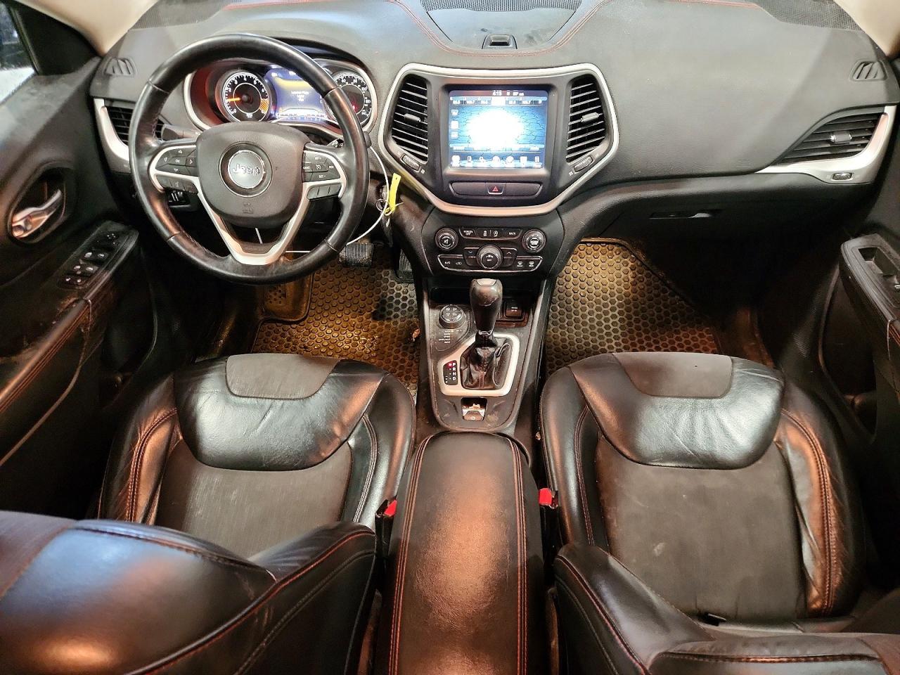 2015 Jeep Cherokee Trailhawk Silver vin: 1C4PJMBS4FW786019