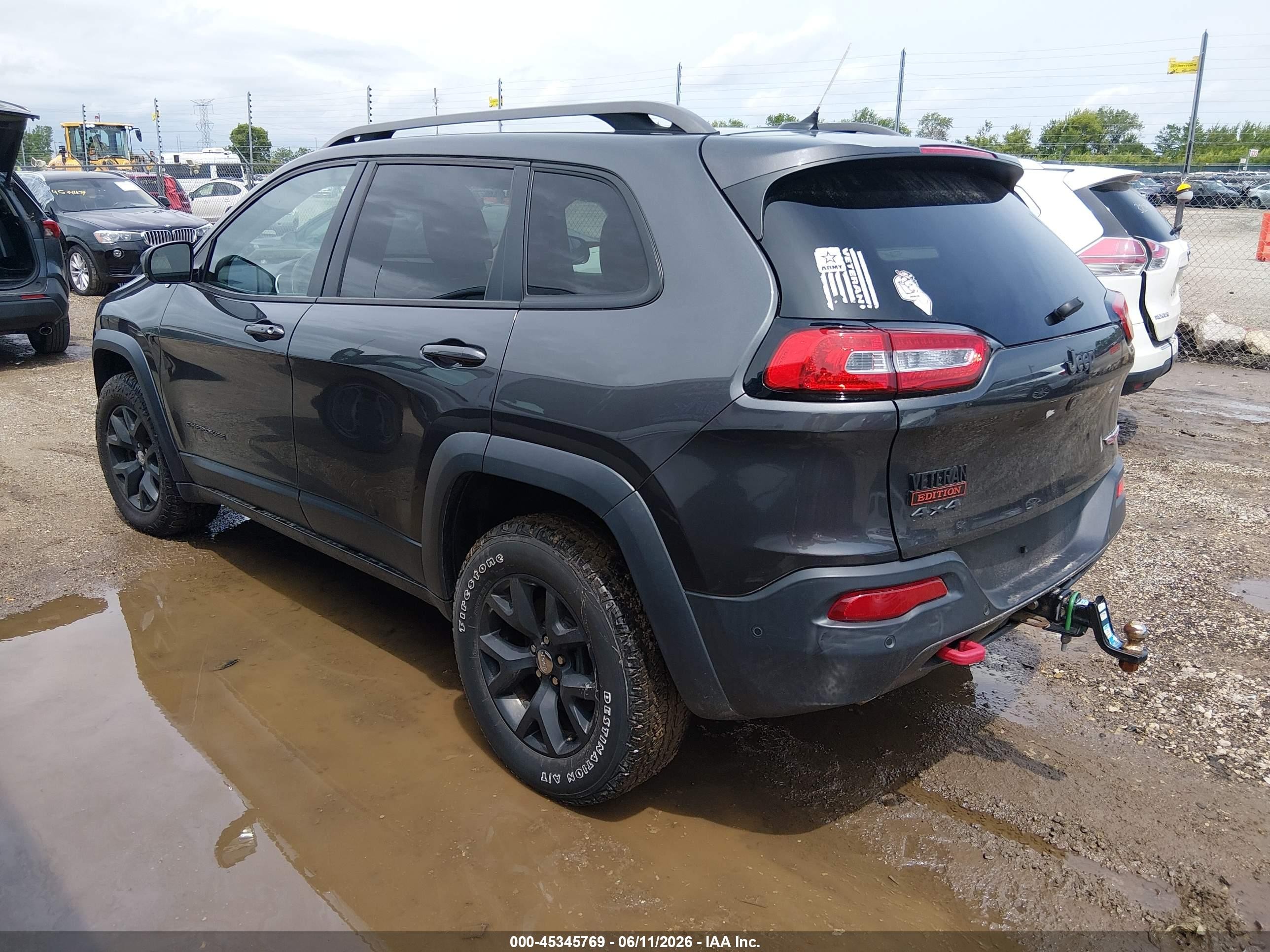 2015 Jeep Cherokee Trailhawk Gray vin: 1C4PJMBS5FW618809