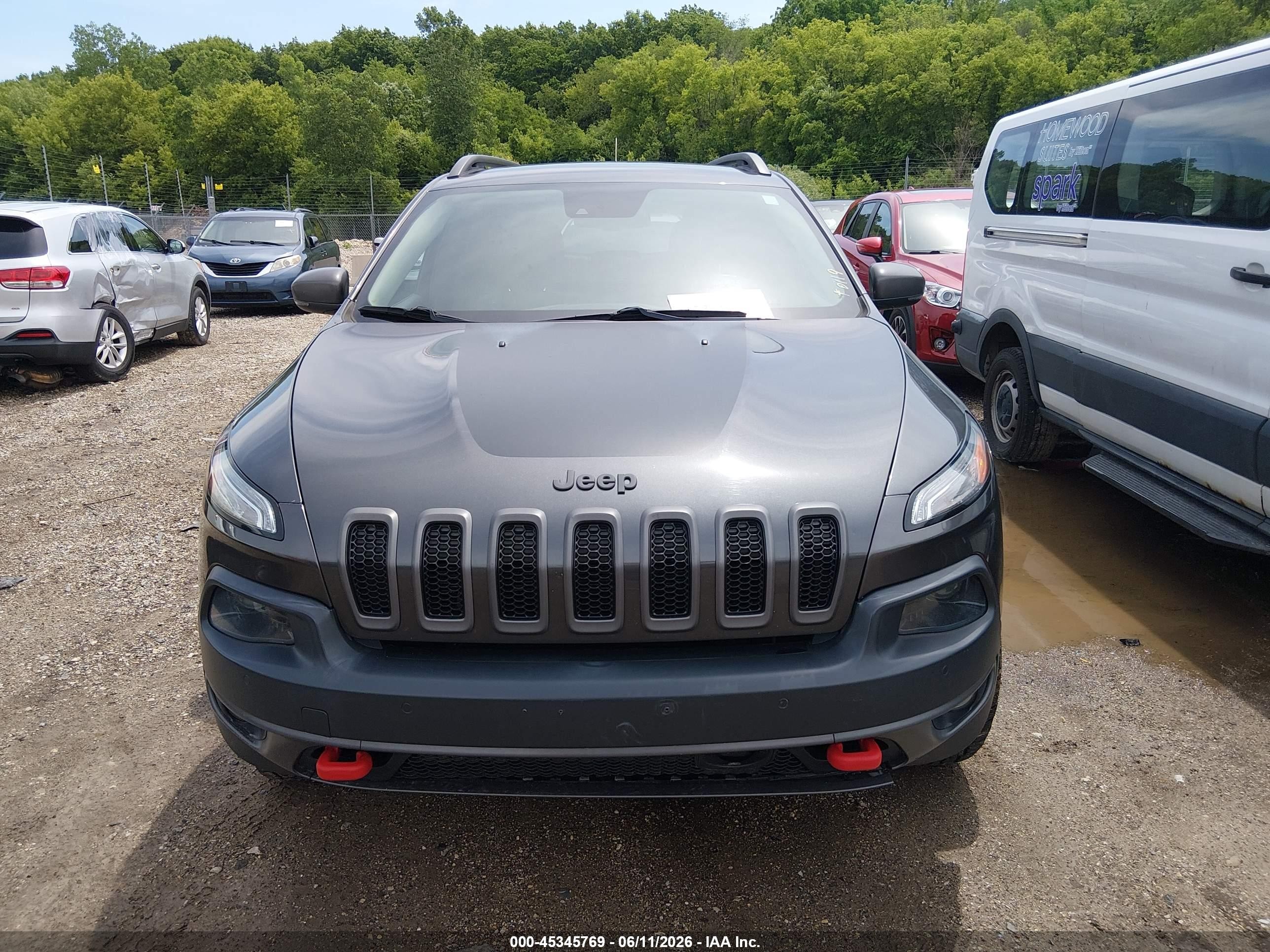2015 Jeep Cherokee Trailhawk Gray vin: 1C4PJMBS5FW618809