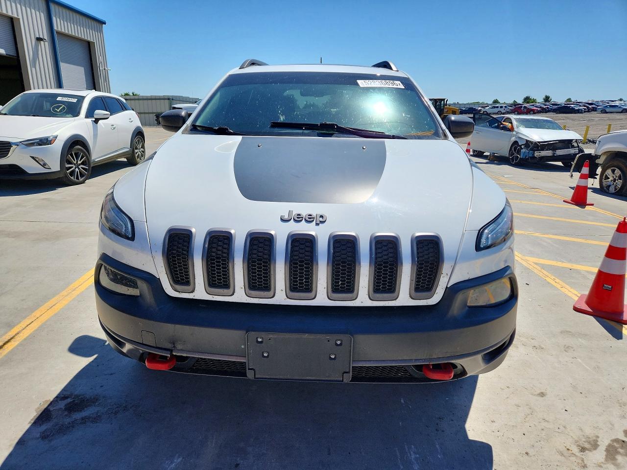 2015 Jeep Cherokee Trailhawk White vin: 1C4PJMBS5FW626201