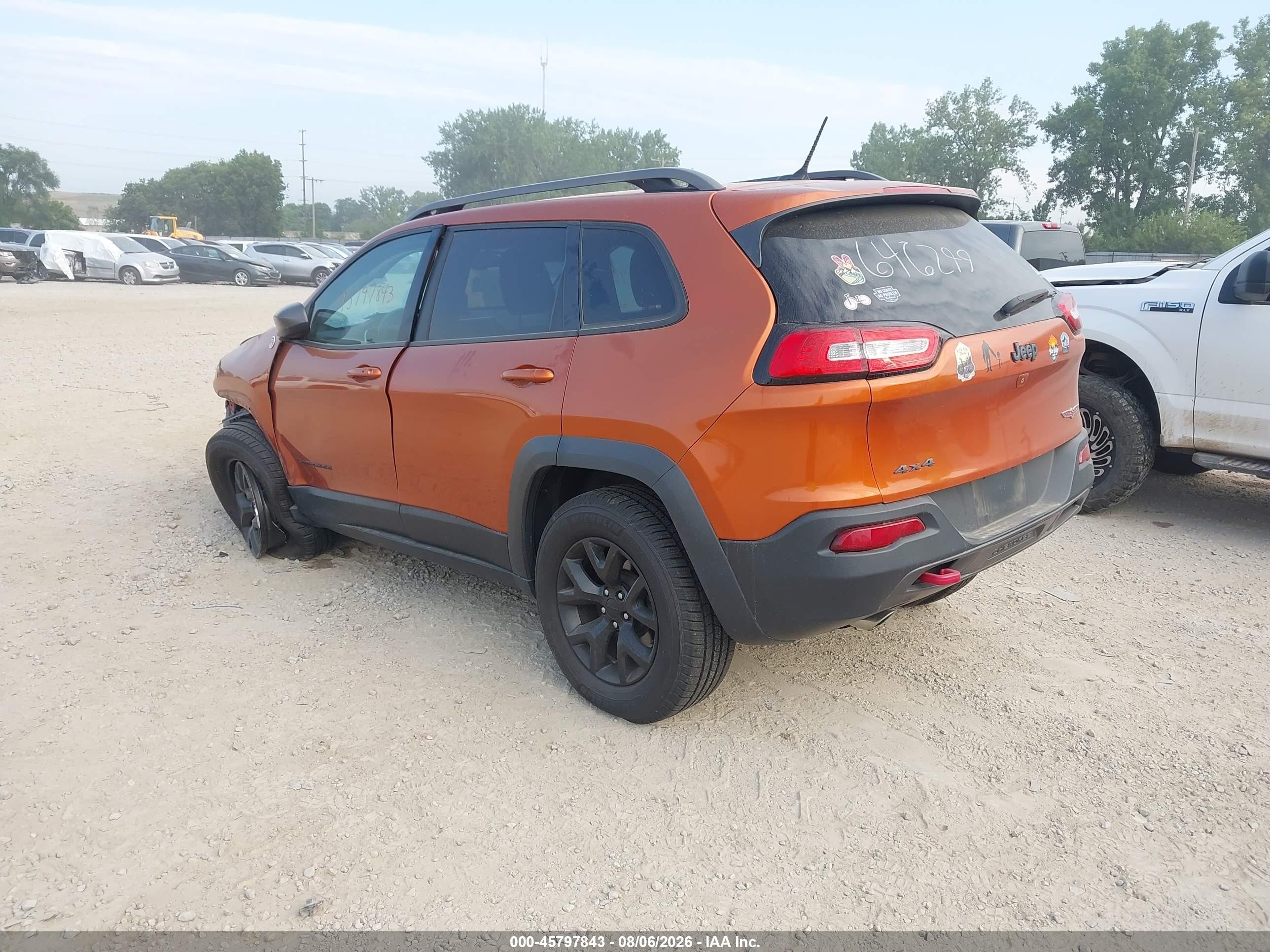 2015 Jeep Cherokee Trailhawk Orange vin: 1C4PJMBS5FW646299