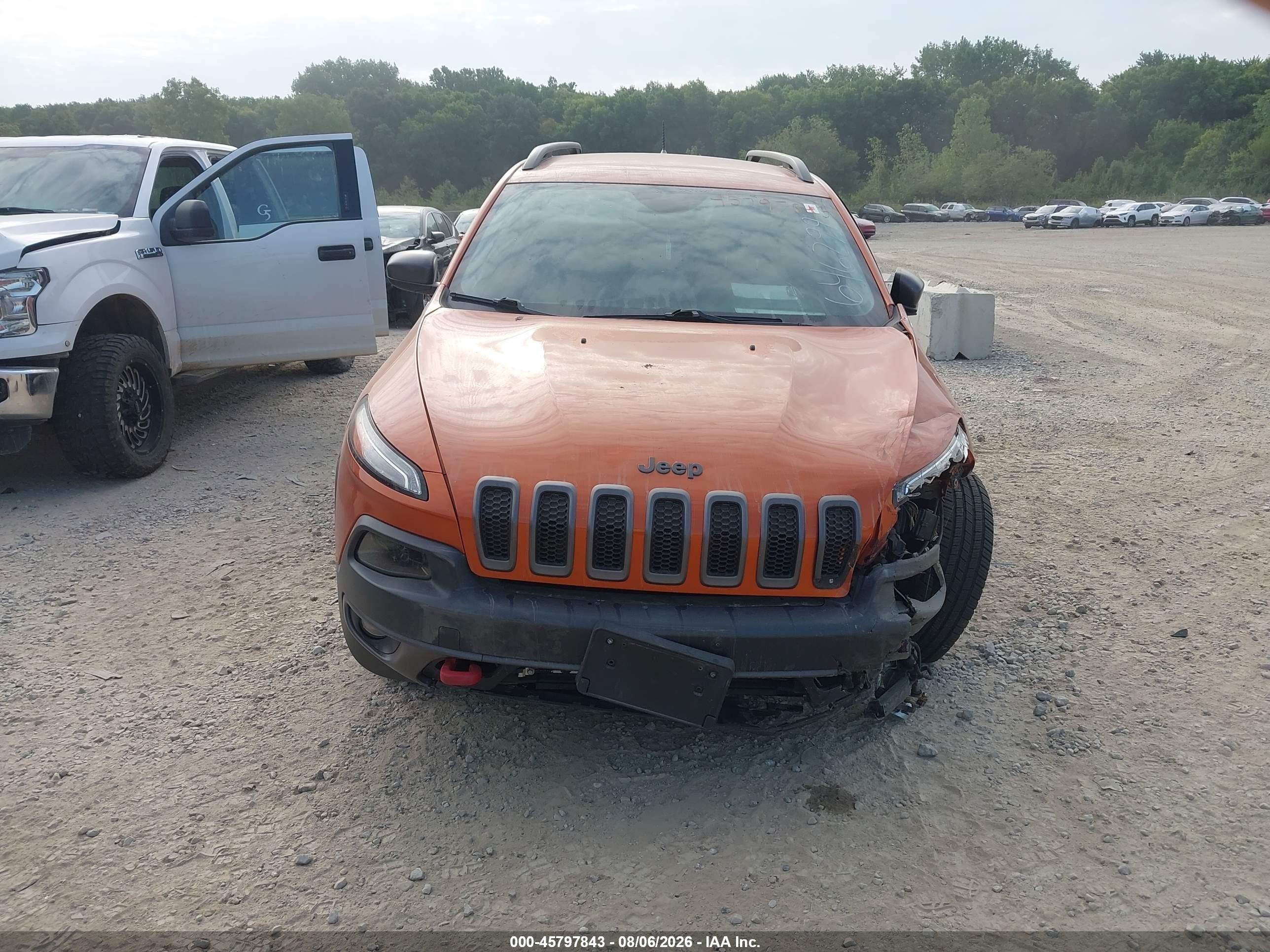 2015 Jeep Cherokee Trailhawk Orange vin: 1C4PJMBS5FW646299
