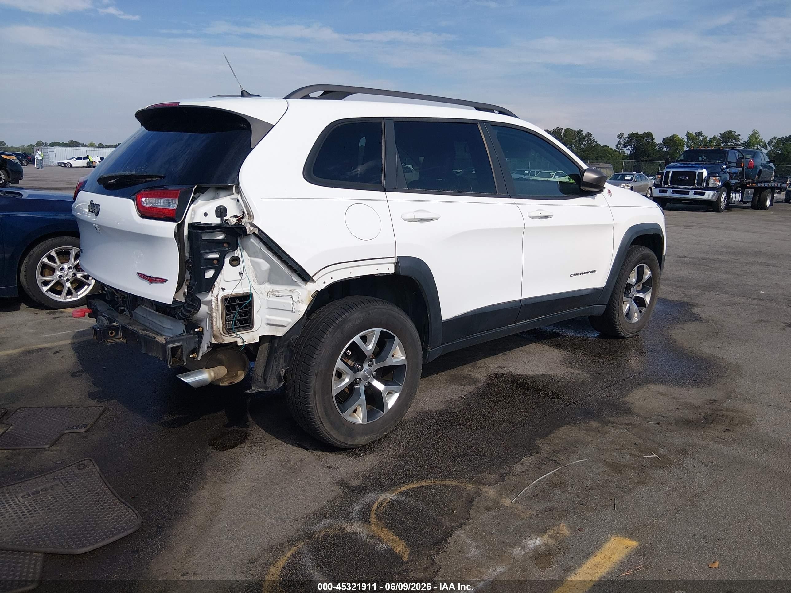 2014 Jeep Cherokee Trailhawk White vin: 1C4PJMBS6EW130127