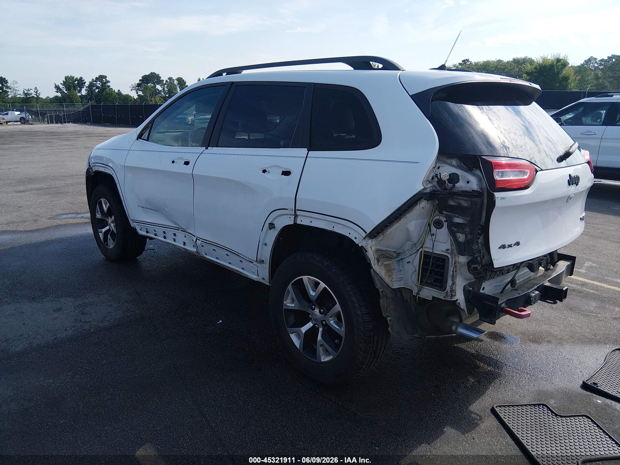 2014 Jeep Cherokee Trailhawk White vin: 1C4PJMBS6EW130127