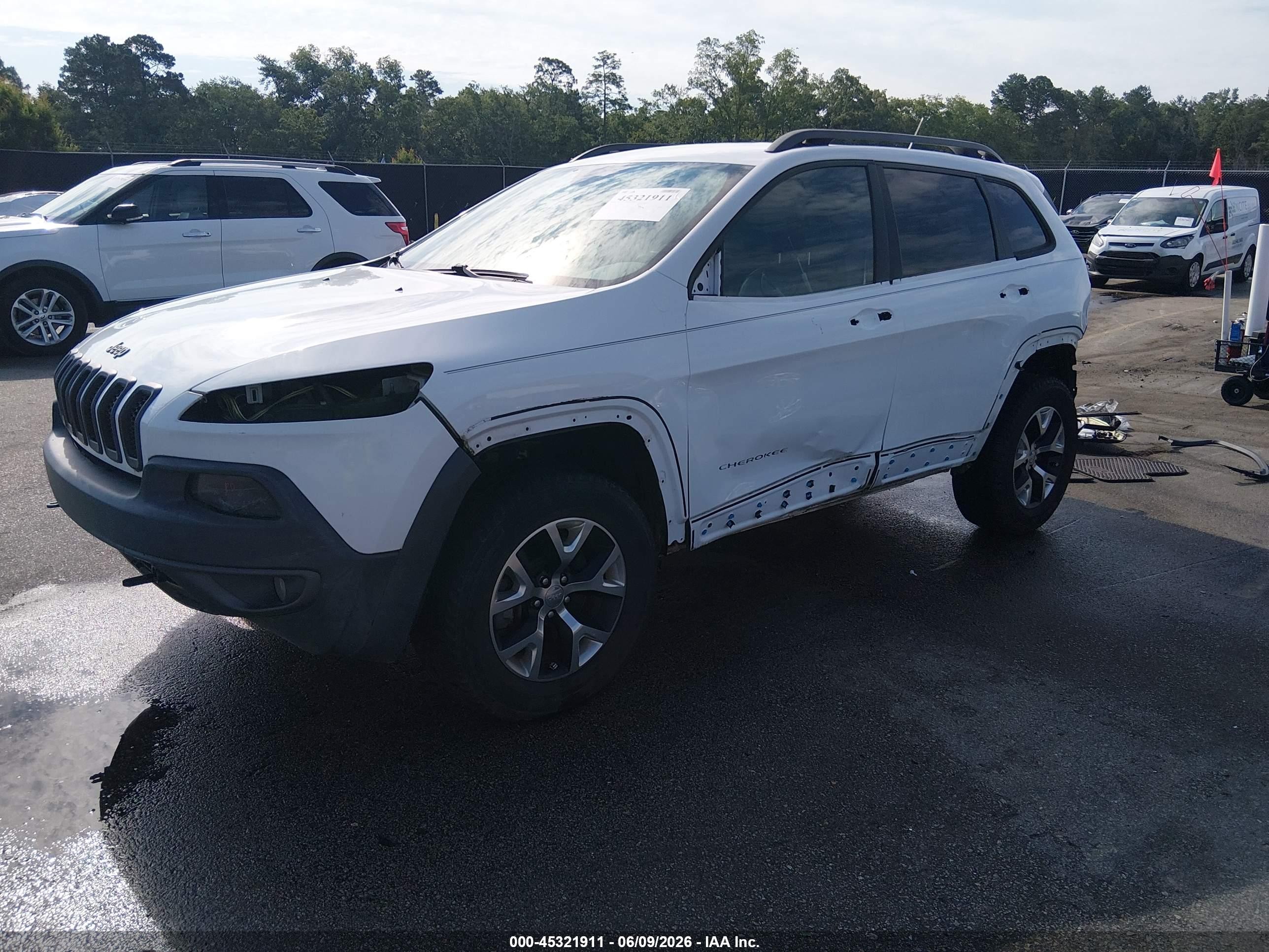 2014 Jeep Cherokee Trailhawk White vin: 1C4PJMBS6EW130127