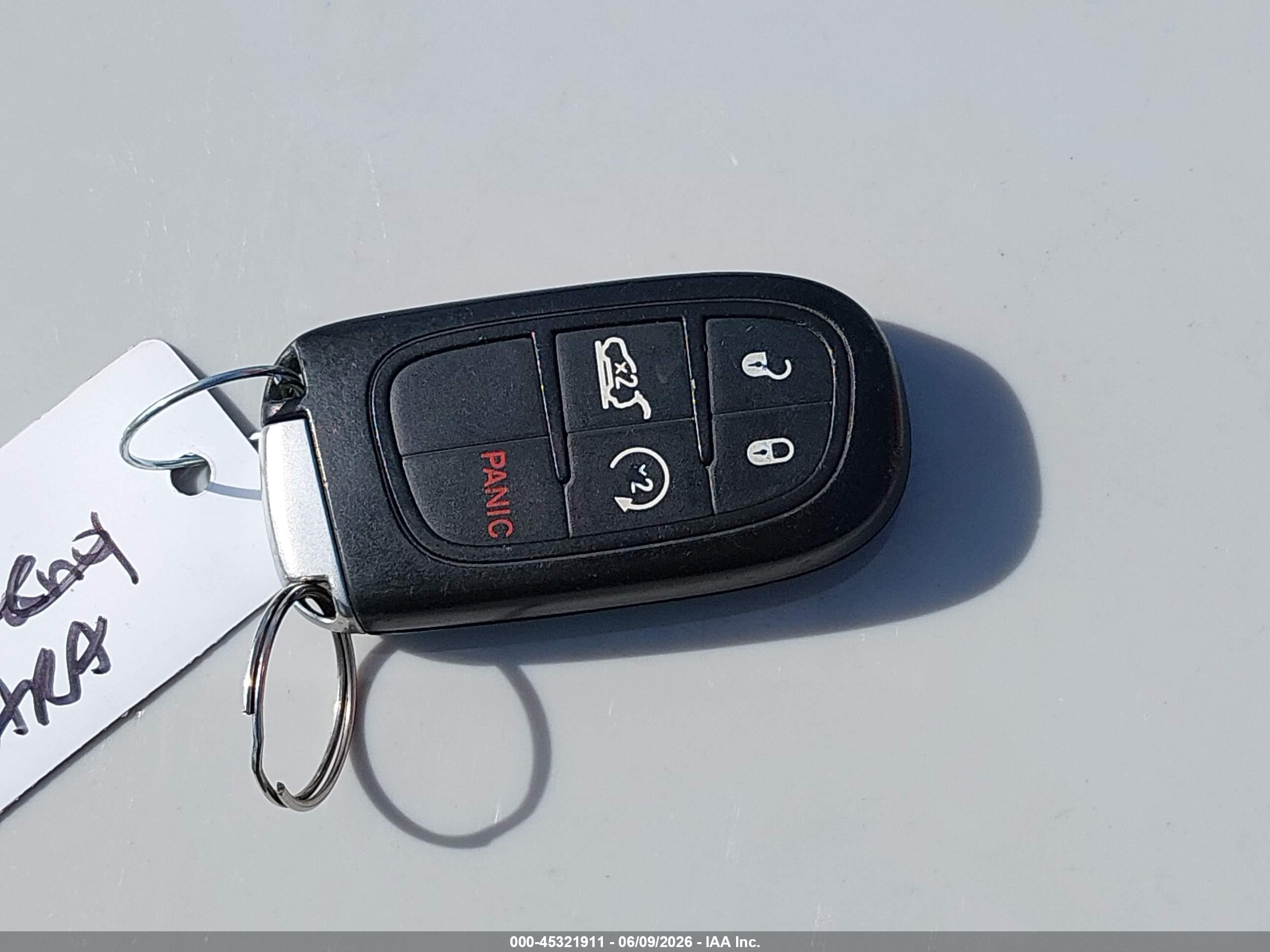 2014 Jeep Cherokee Trailhawk White vin: 1C4PJMBS6EW130127