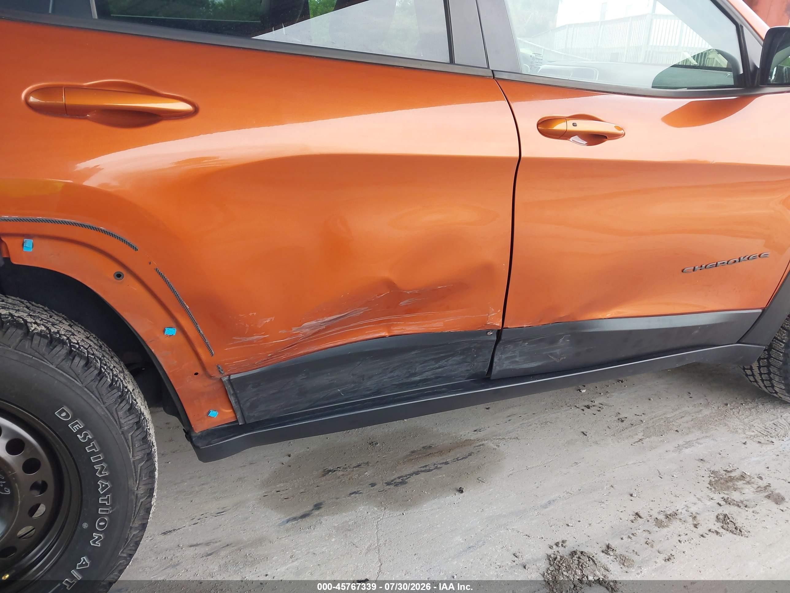 2014 Jeep Cherokee Trailhawk Orange vin: 1C4PJMBS6EW280819