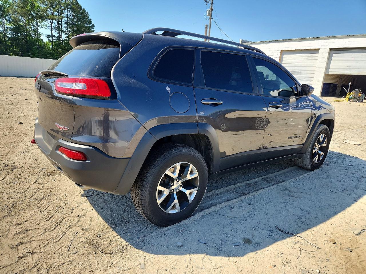 2015 Jeep Cherokee Trailhawk Gray vin: 1C4PJMBS6FW525247