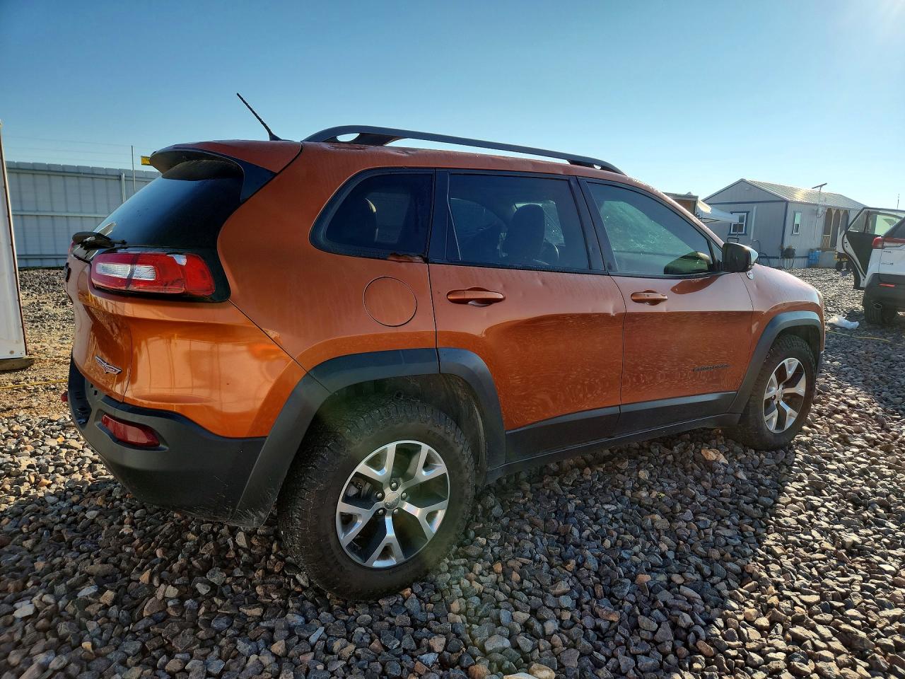 2015 Jeep Cherokee Trailhawk Orange vin: 1C4PJMBS6FW618642