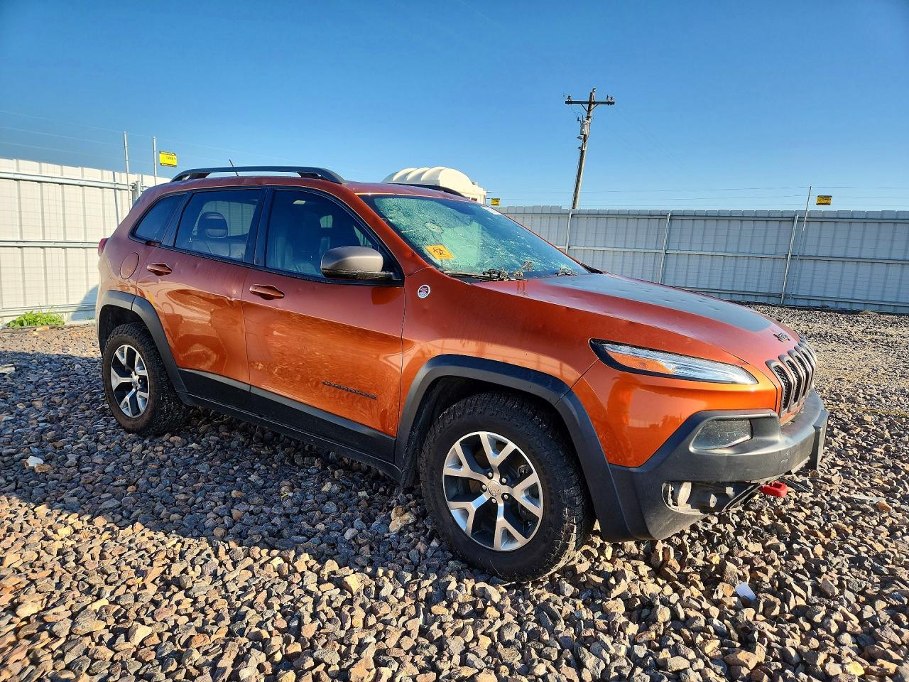 2015 Jeep Cherokee Trailhawk Orange vin: 1C4PJMBS6FW618642