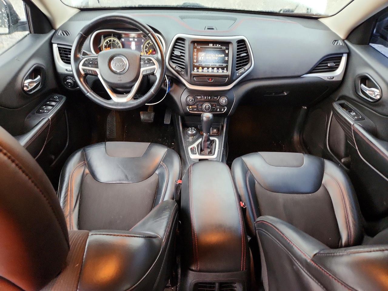 2015 Jeep Cherokee Trailhawk White vin: 1C4PJMBS6FW667436