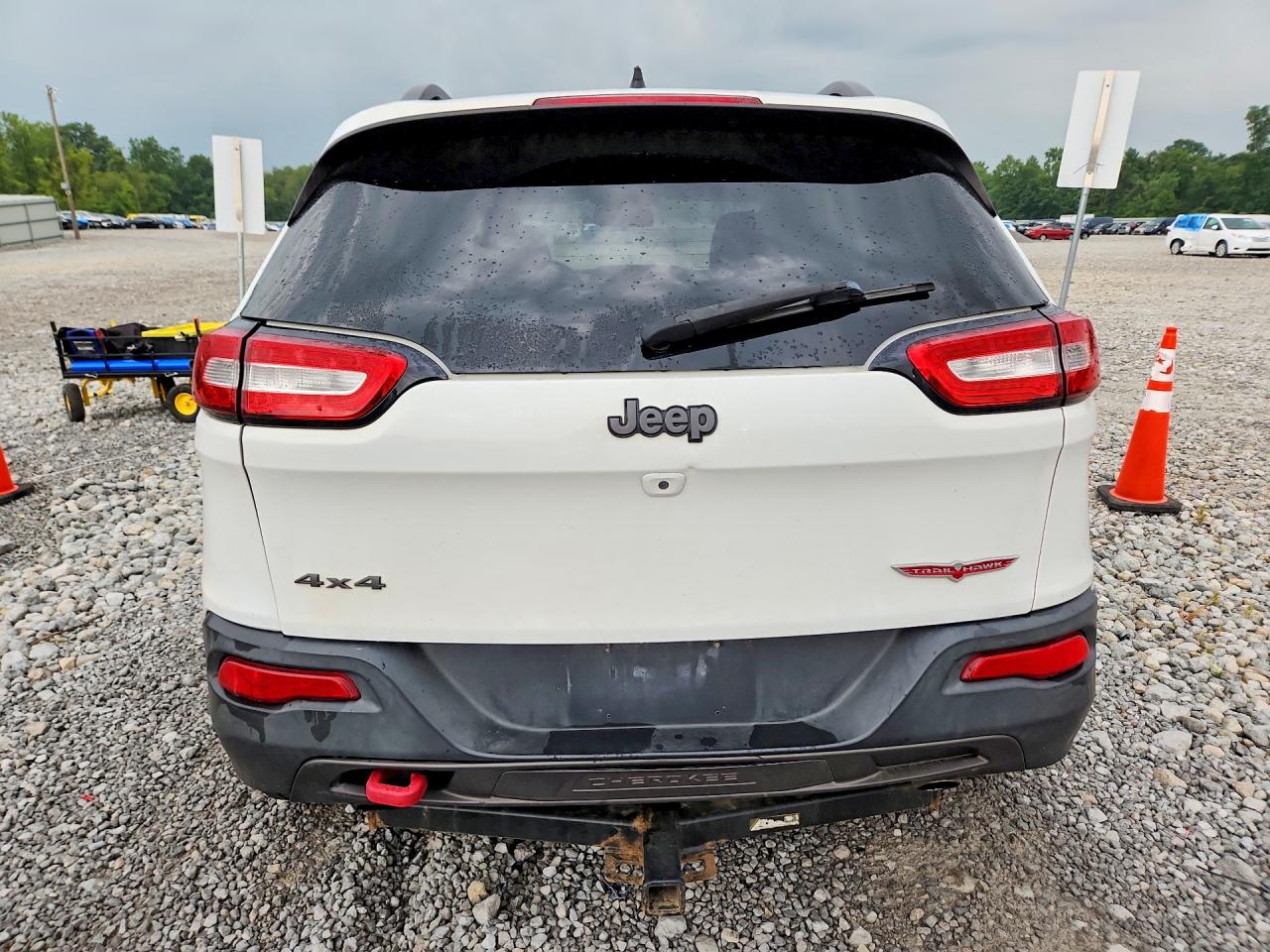 2015 Jeep Cherokee Trailhawk White vin: 1C4PJMBS6FW667436