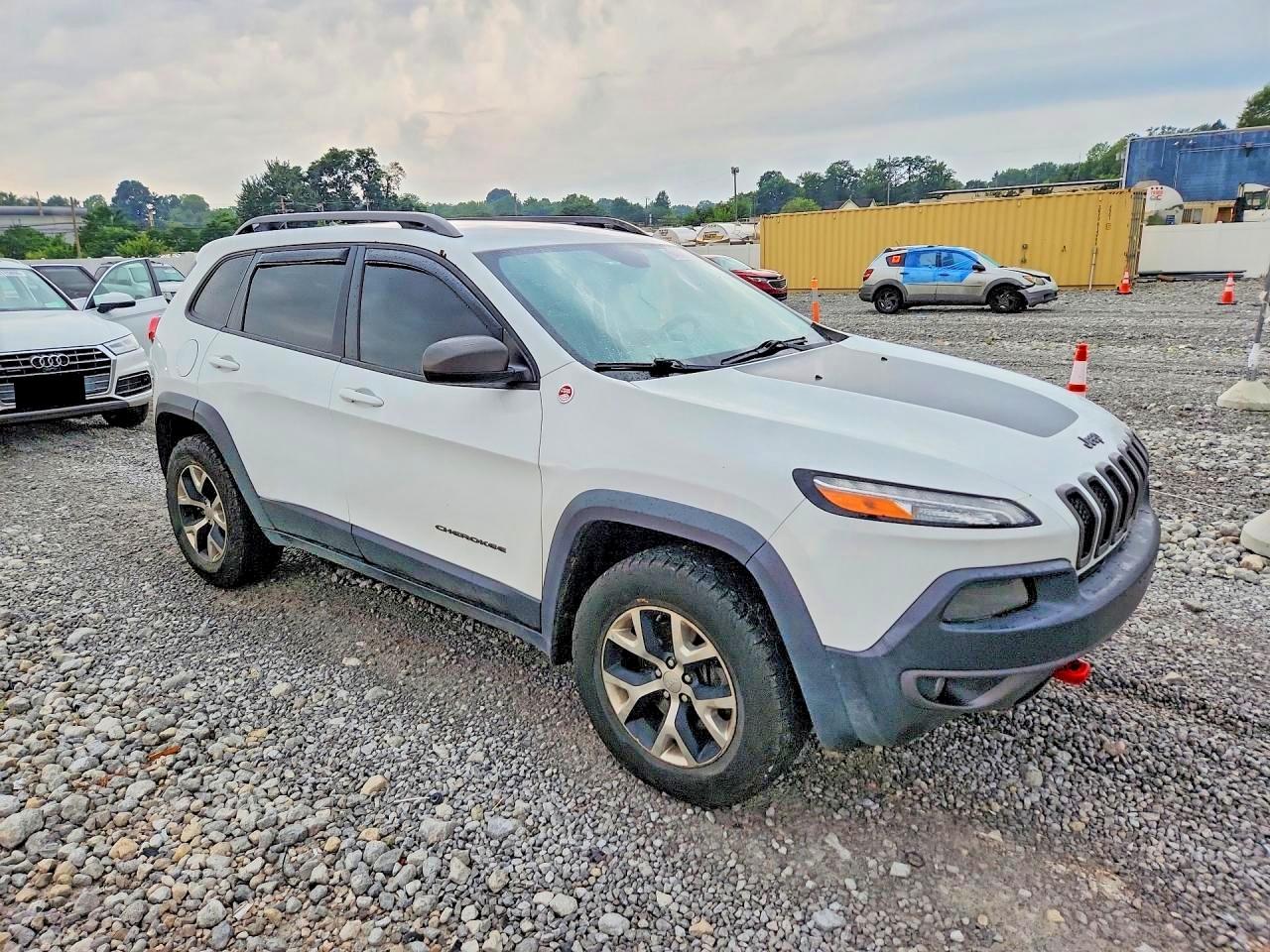 2015 Jeep Cherokee Trailhawk White vin: 1C4PJMBS6FW667436