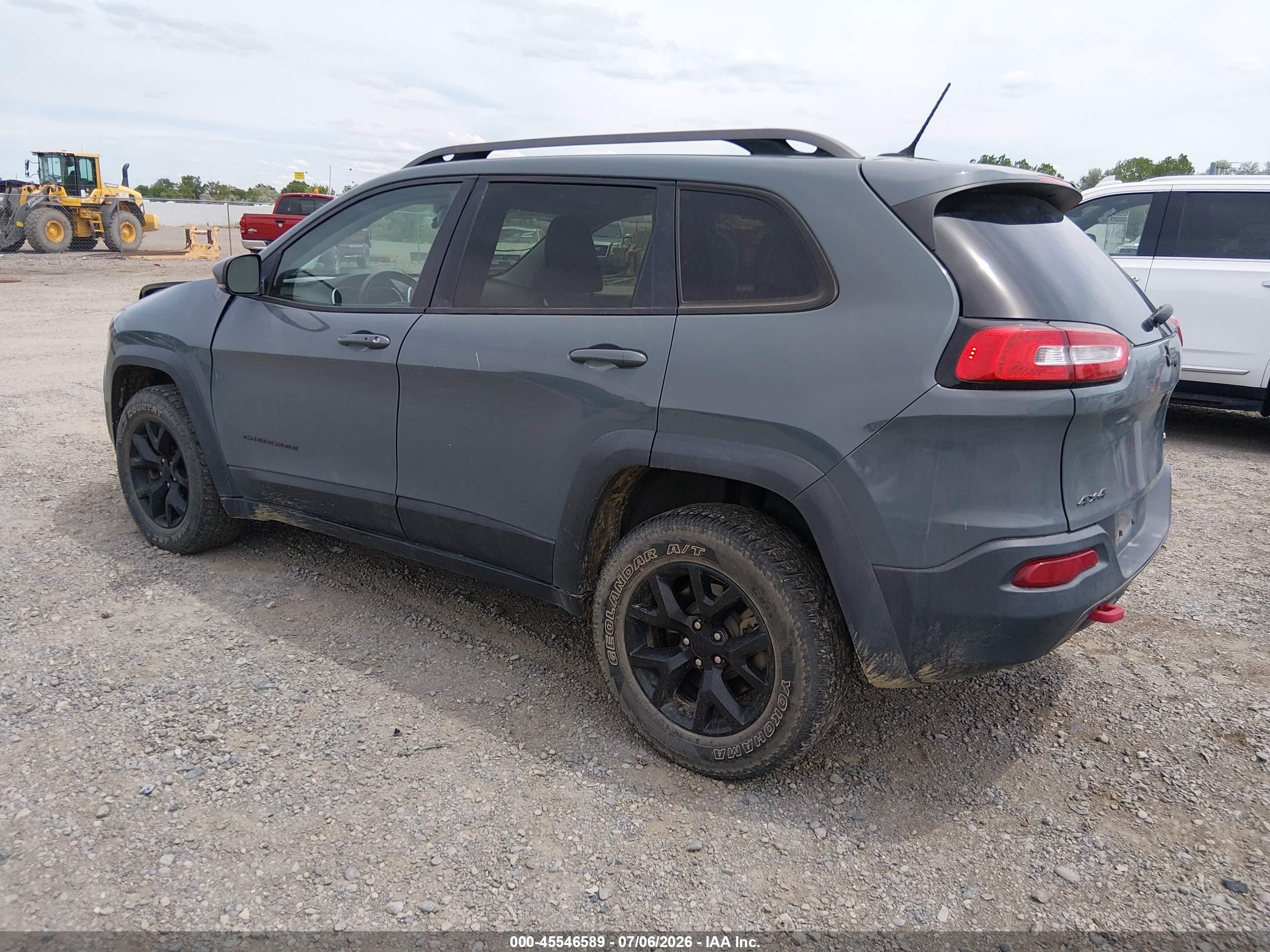 2015 Jeep Cherokee Trailhawk Gray vin: 1C4PJMBS6FW752017