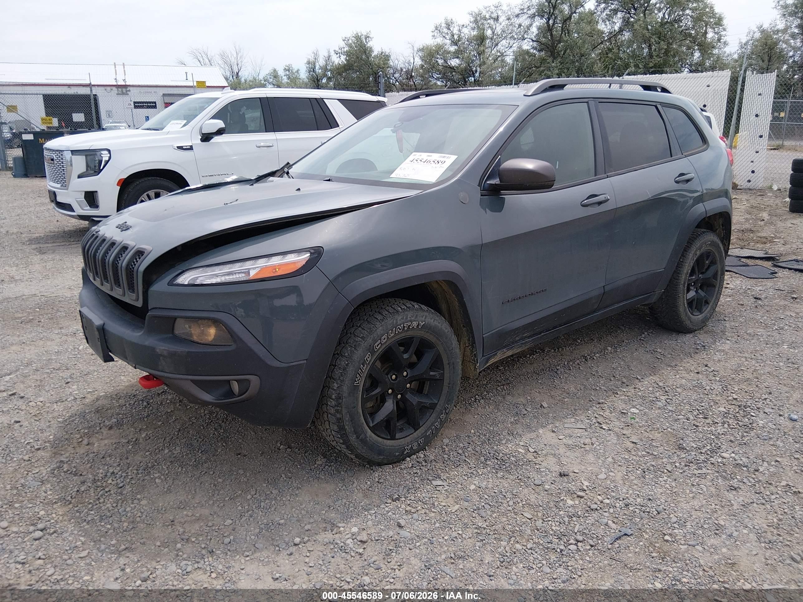 2015 Jeep Cherokee Trailhawk Gray vin: 1C4PJMBS6FW752017