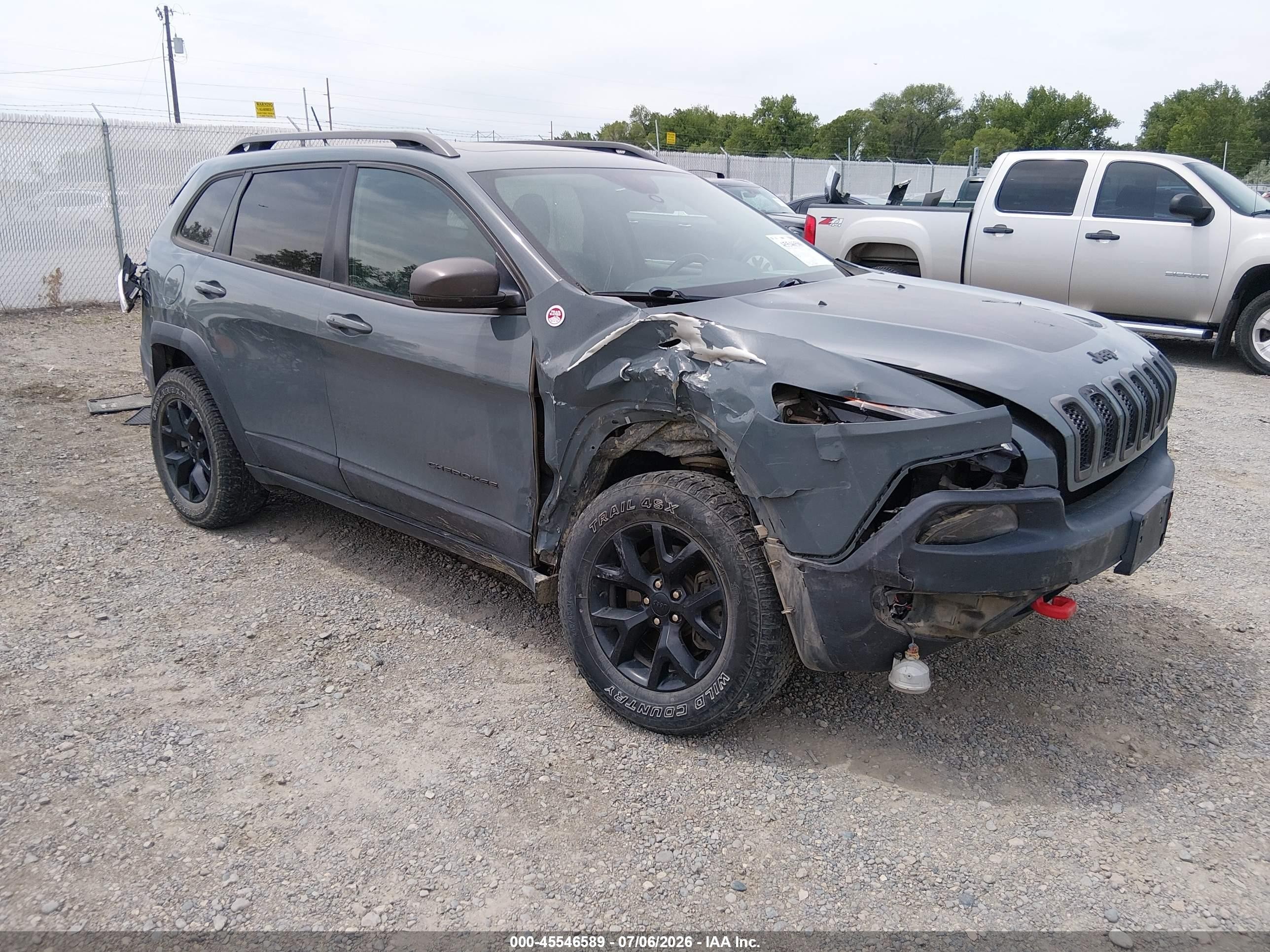 2015 Jeep Cherokee Trailhawk Gray vin: 1C4PJMBS6FW752017