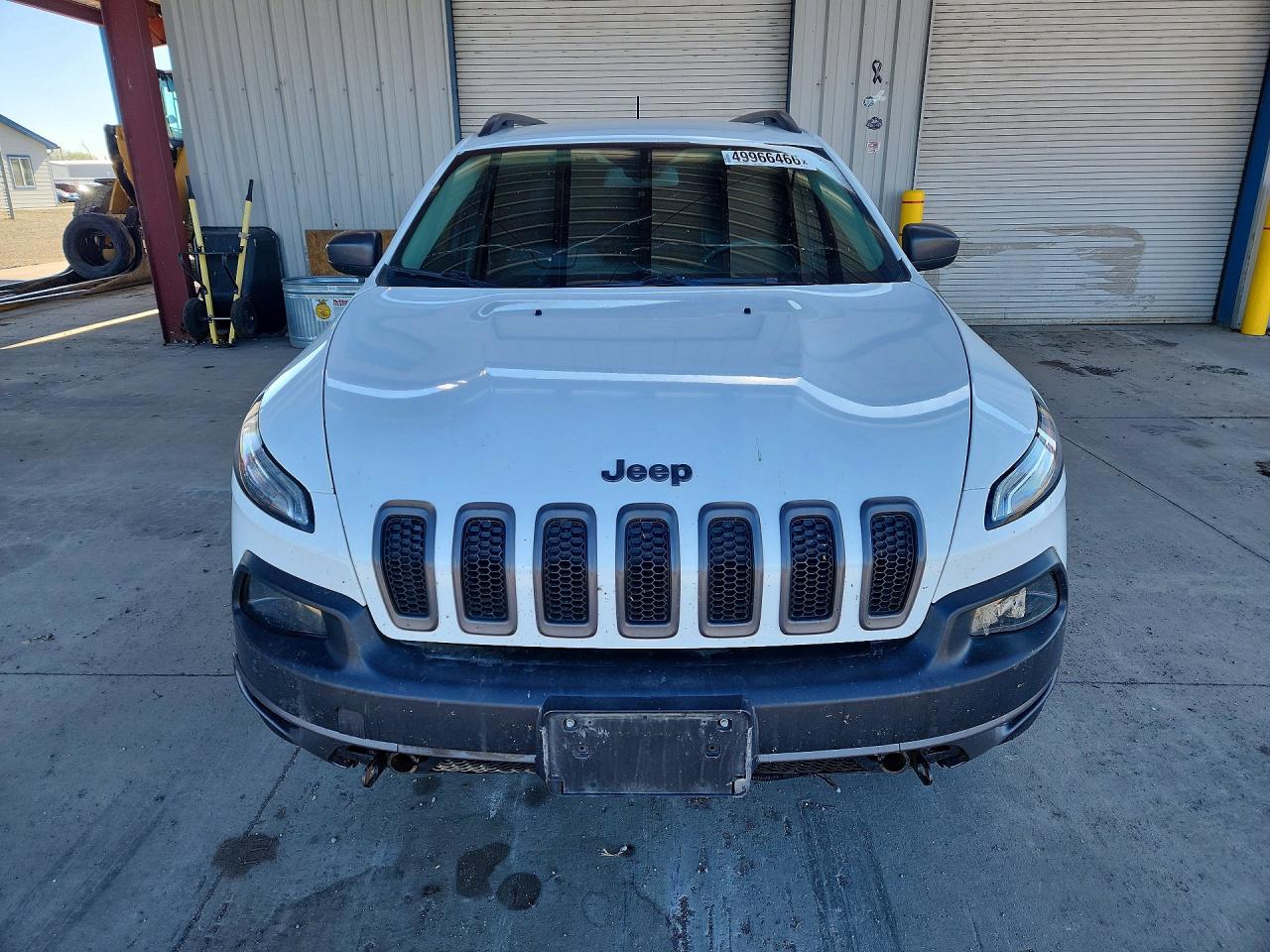 2015 Jeep Cherokee Trailhawk White vin: 1C4PJMBS6FW756455