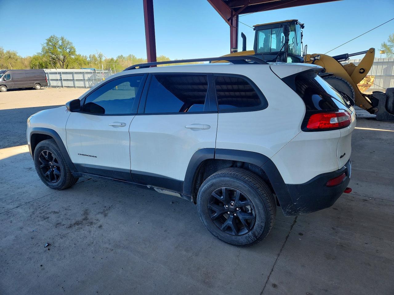 2015 Jeep Cherokee Trailhawk White vin: 1C4PJMBS6FW756455