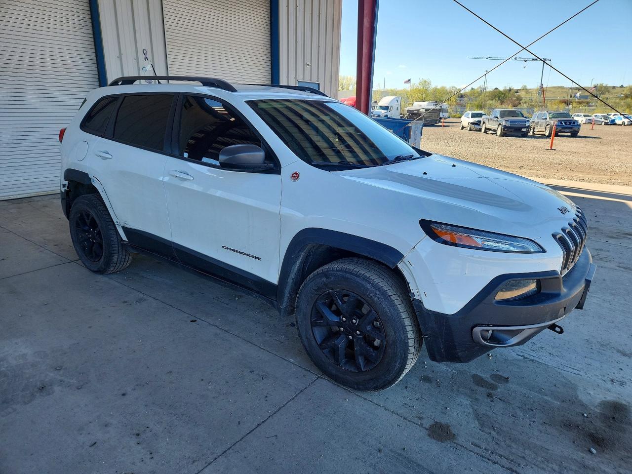 2015 Jeep Cherokee Trailhawk White vin: 1C4PJMBS6FW756455