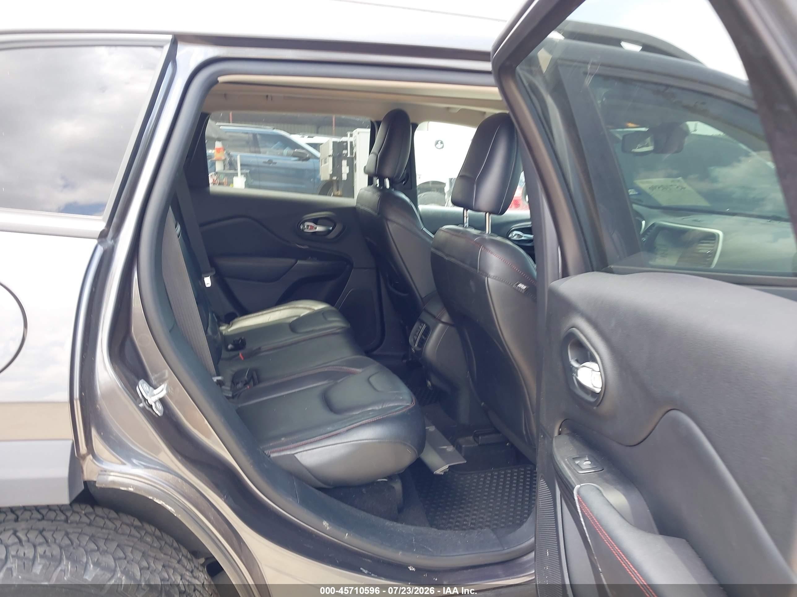 2014 Jeep Cherokee Trailhawk Серый vin: 1C4PJMBS7EW138821