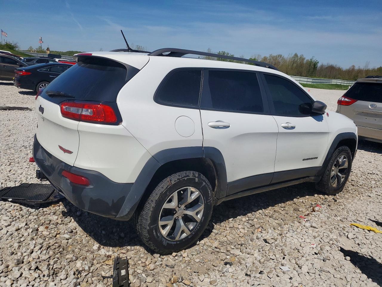 2014 Jeep Cherokee Trailhawk White vin: 1C4PJMBS7EW235971