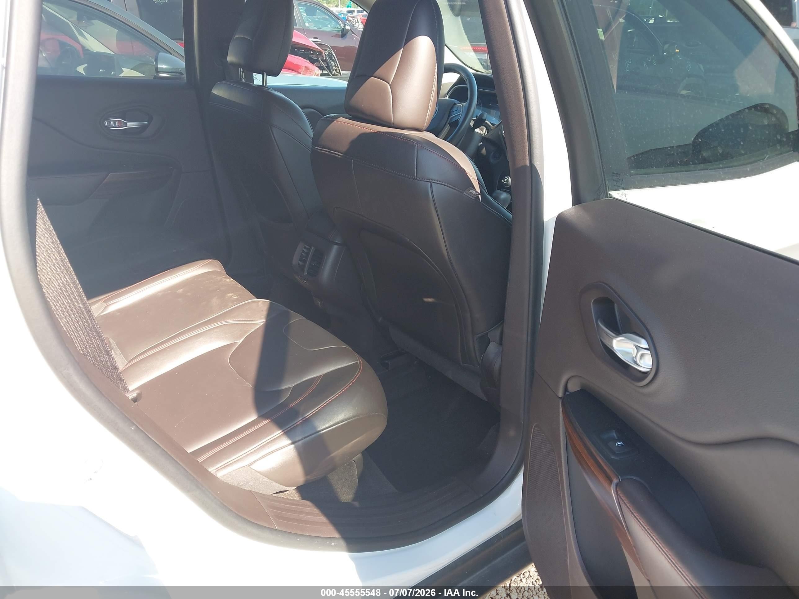 2014 Jeep Cherokee Trailhawk White vin: 1C4PJMBS7EW244489