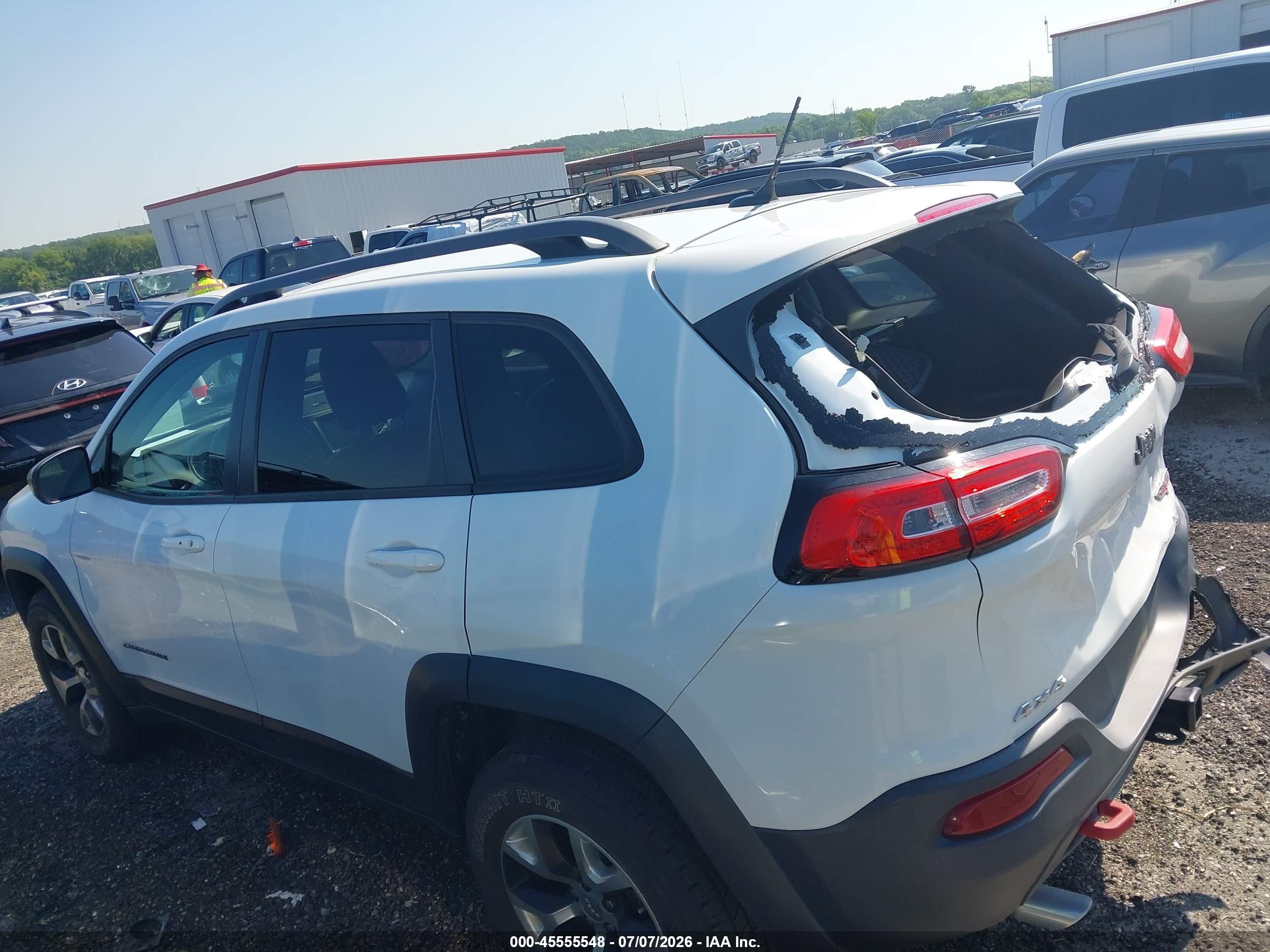2014 Jeep Cherokee Trailhawk White vin: 1C4PJMBS7EW244489