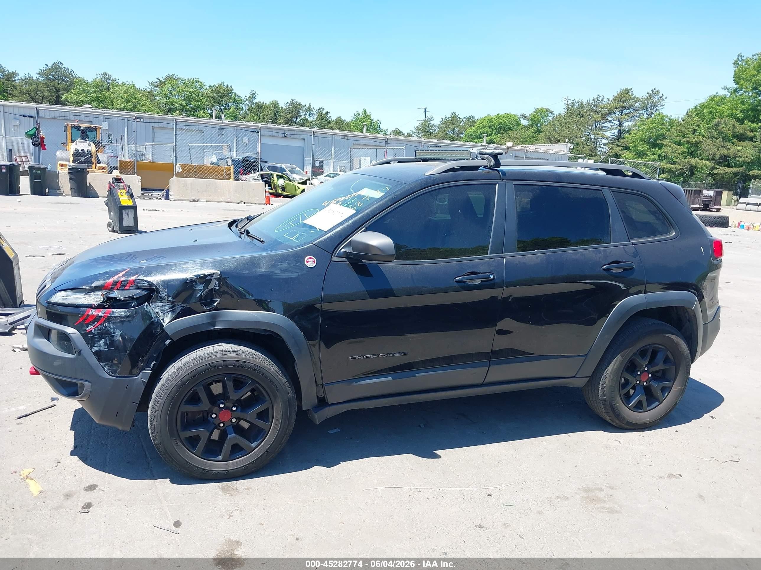 2015 Jeep Cherokee Trailhawk Black vin: 1C4PJMBS7FW522471