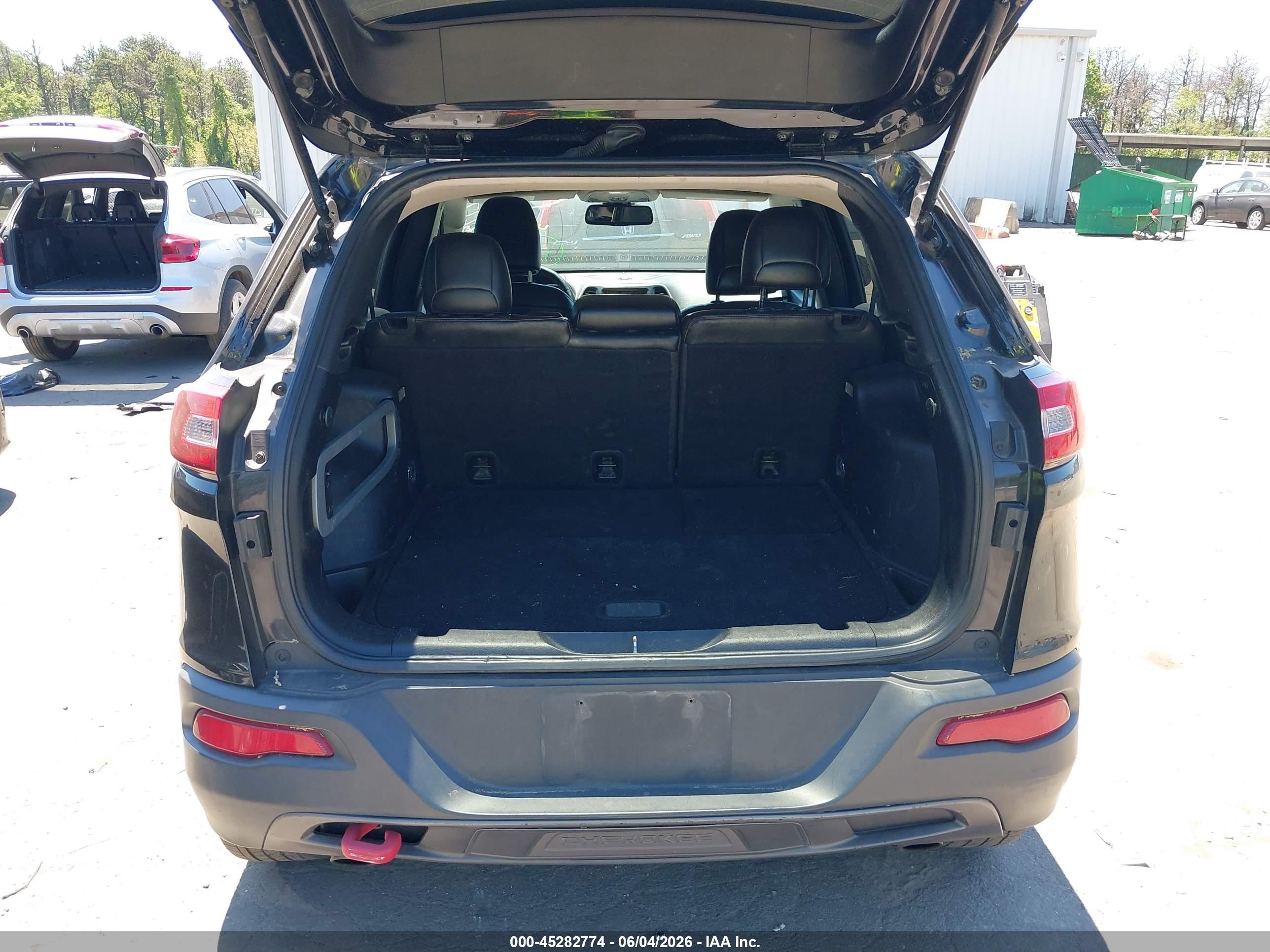 2015 Jeep Cherokee Trailhawk Black vin: 1C4PJMBS7FW522471