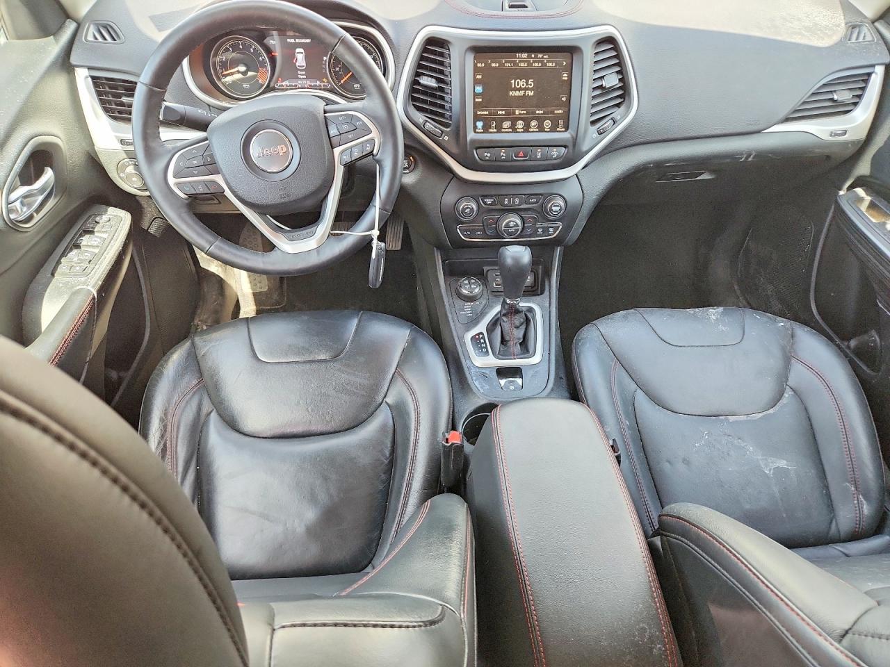2015 Jeep Cherokee Trailhawk White vin: 1C4PJMBS7FW624806