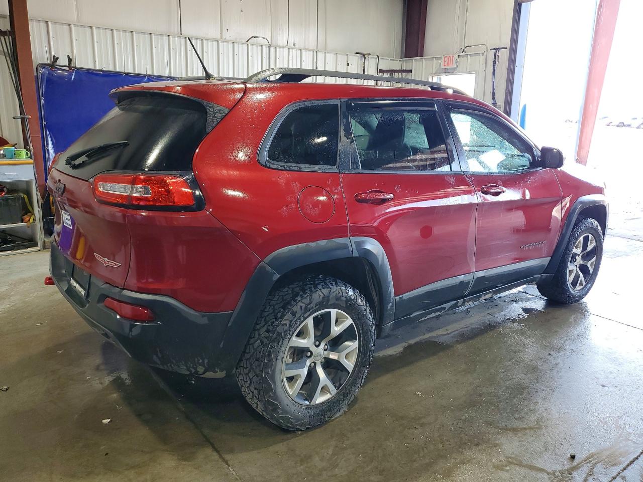2015 Jeep Cherokee Trailhawk Burgundy vin: 1C4PJMBS7FW649057