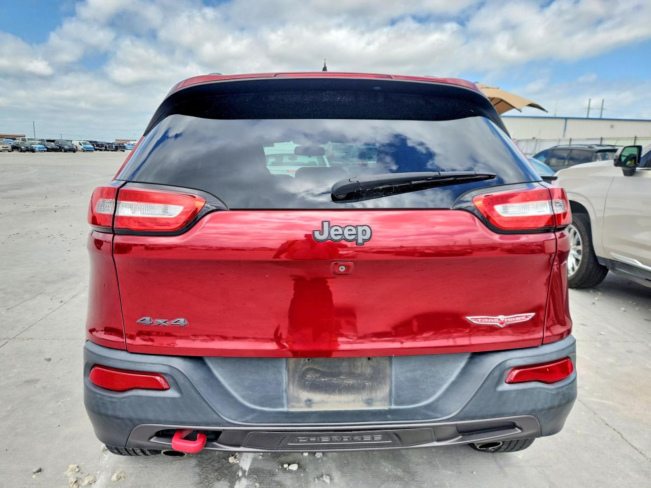 2015 Jeep Cherokee Trailhawk Red vin: 1C4PJMBS7FW651505