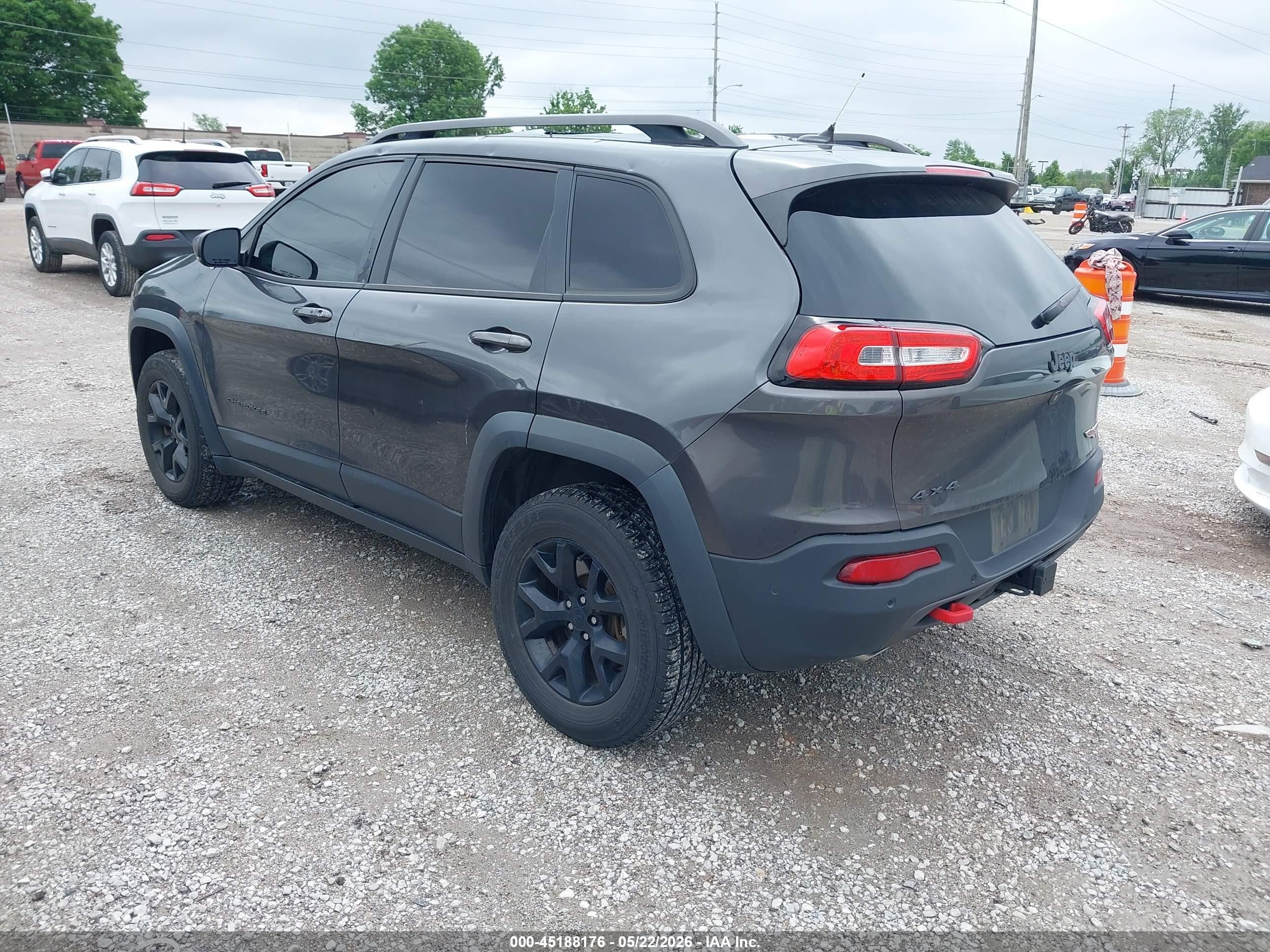 2015 Jeep Cherokee Trailhawk Gray vin: 1C4PJMBS7FW653660