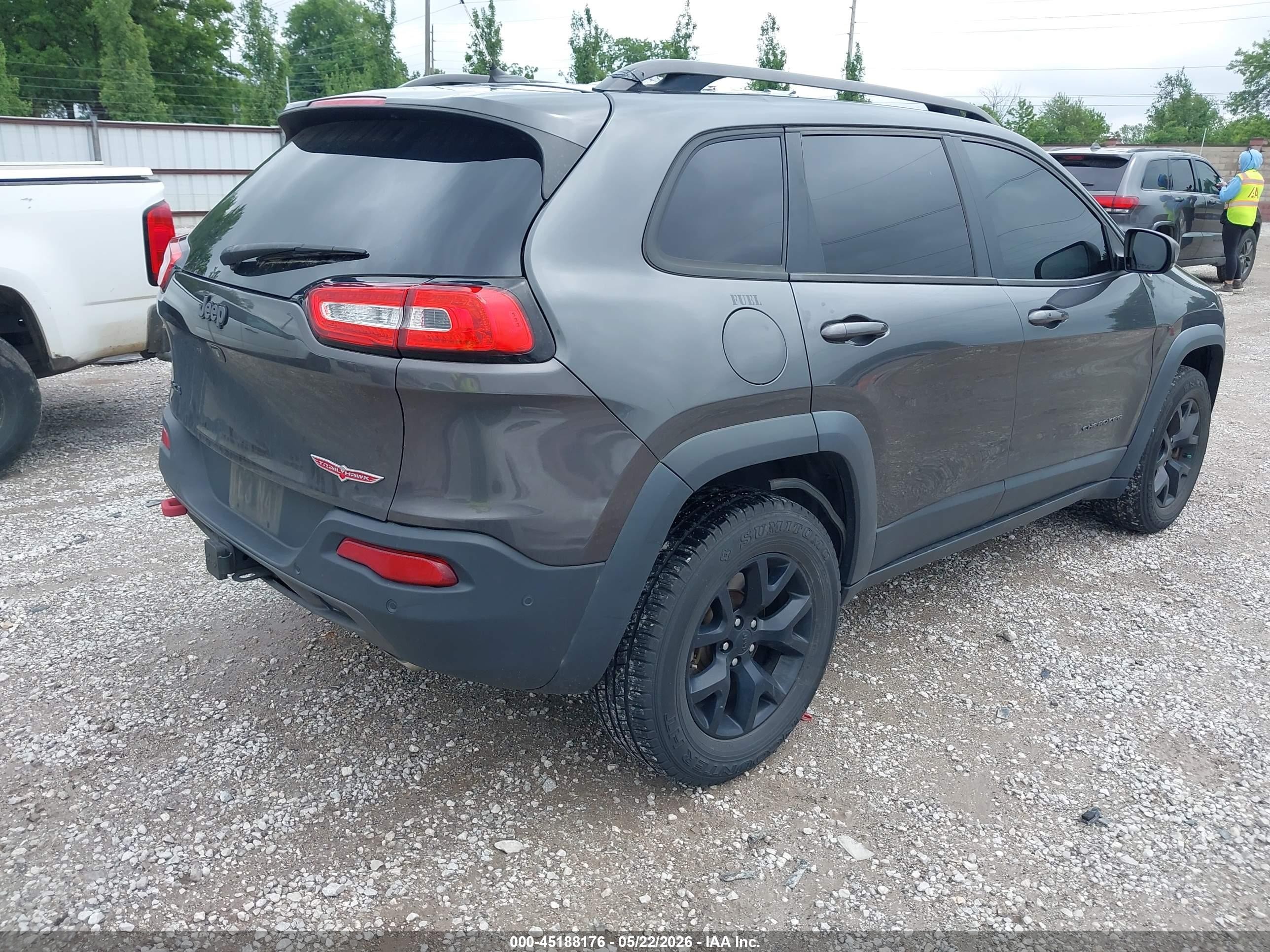 2015 Jeep Cherokee Trailhawk Gray vin: 1C4PJMBS7FW653660