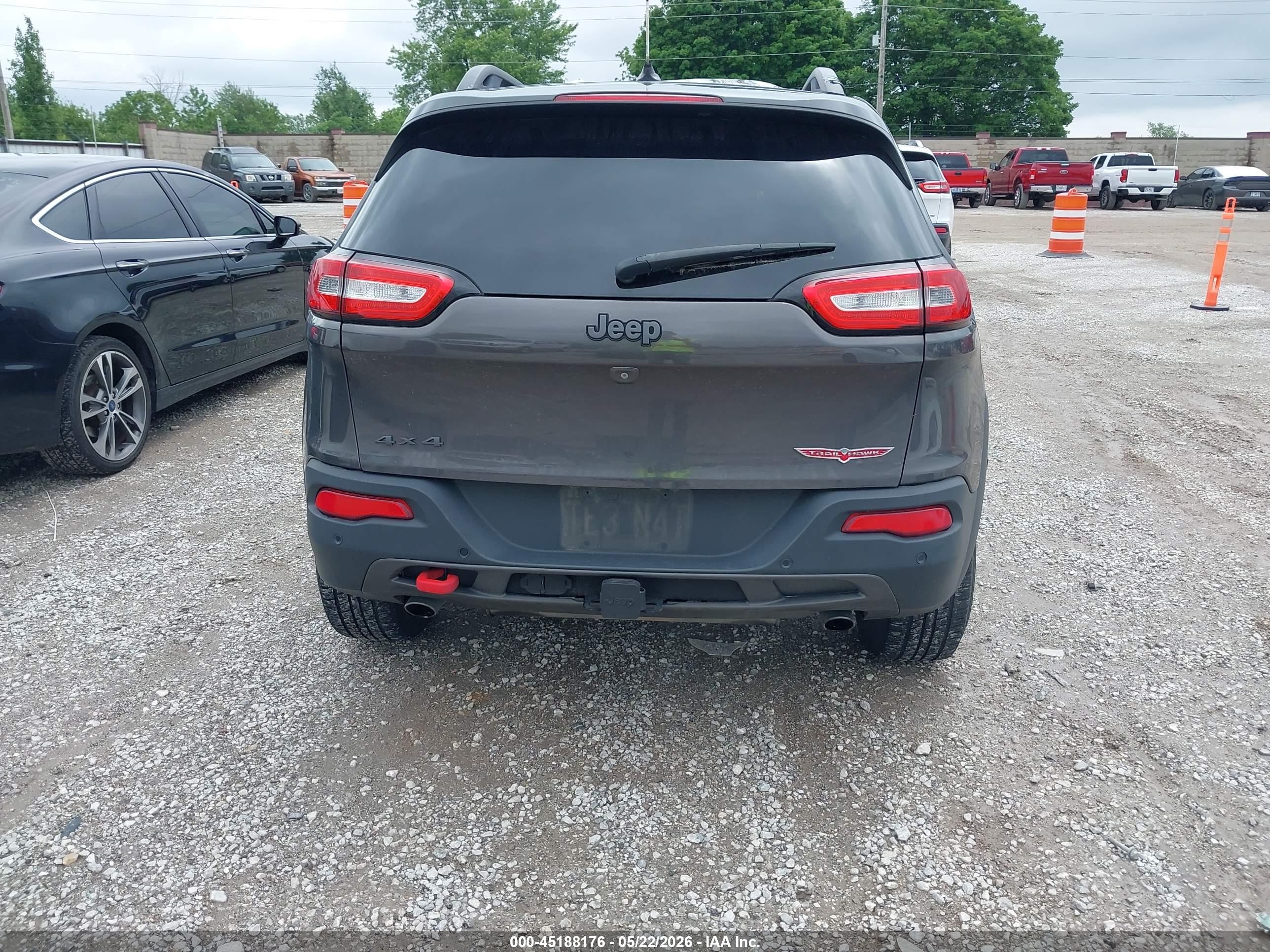 2015 Jeep Cherokee Trailhawk Gray vin: 1C4PJMBS7FW653660