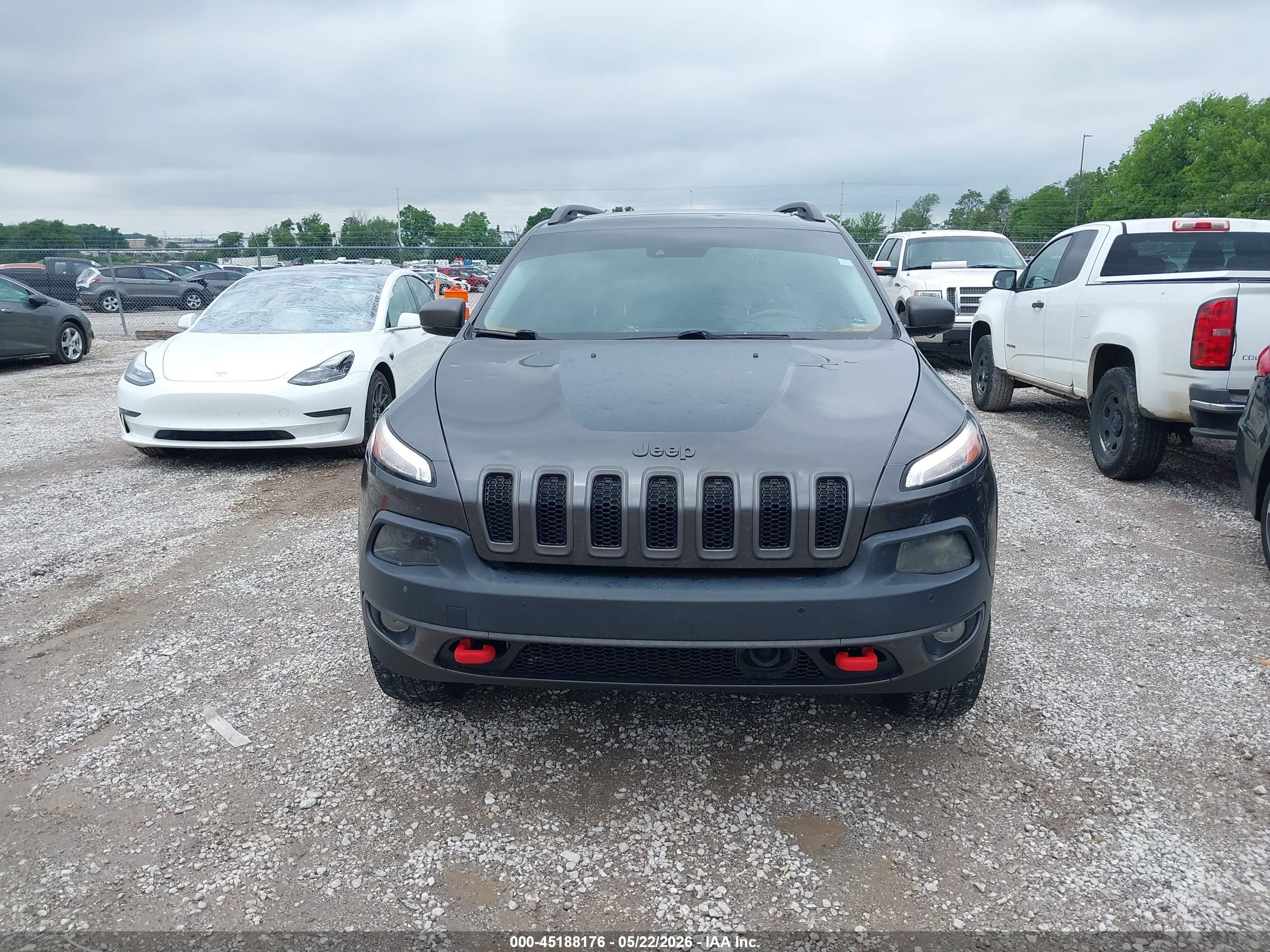 2015 Jeep Cherokee Trailhawk Gray vin: 1C4PJMBS7FW653660
