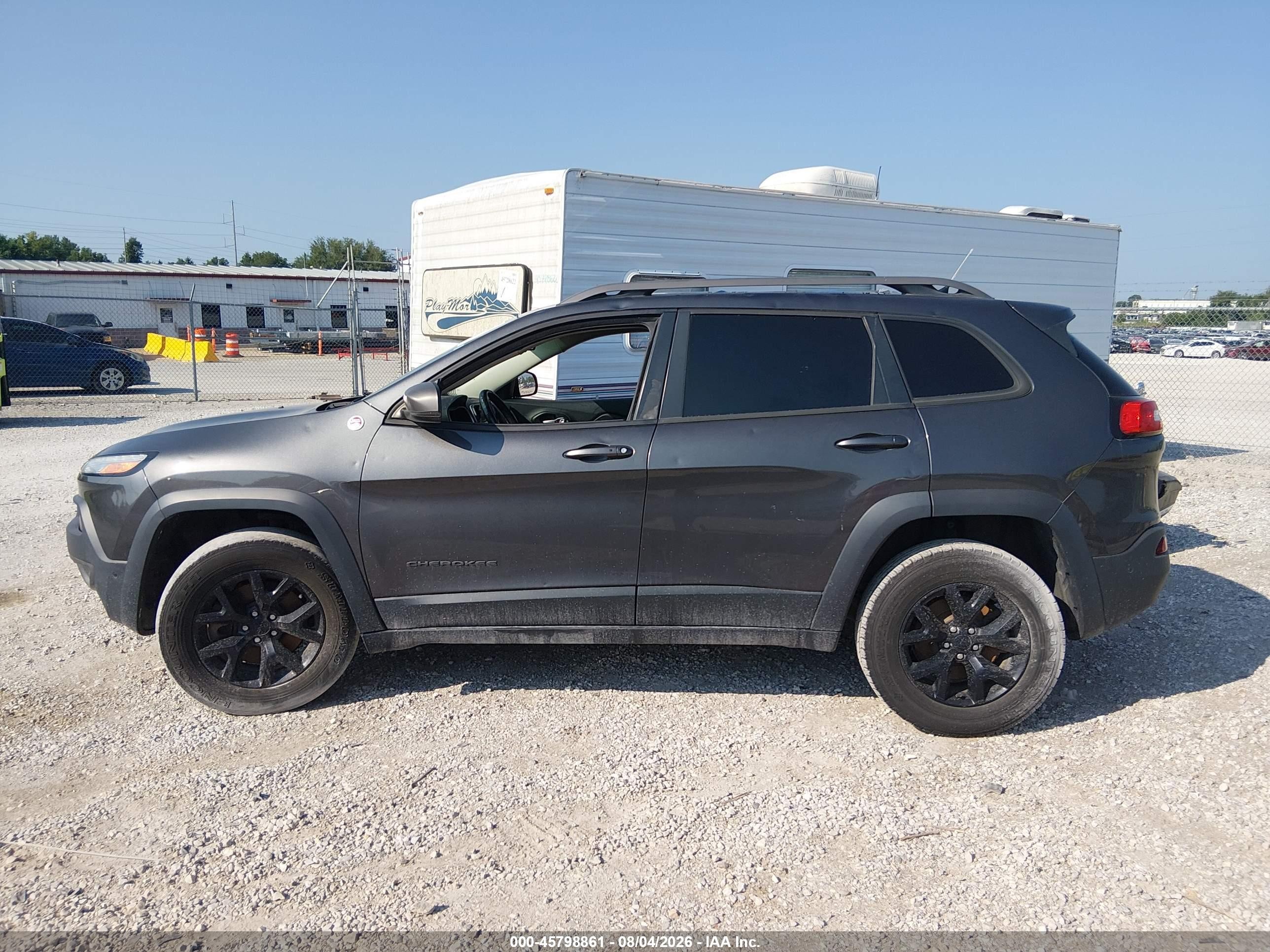 2015 Jeep Cherokee Trailhawk Gray vin: 1C4PJMBS7FW653660