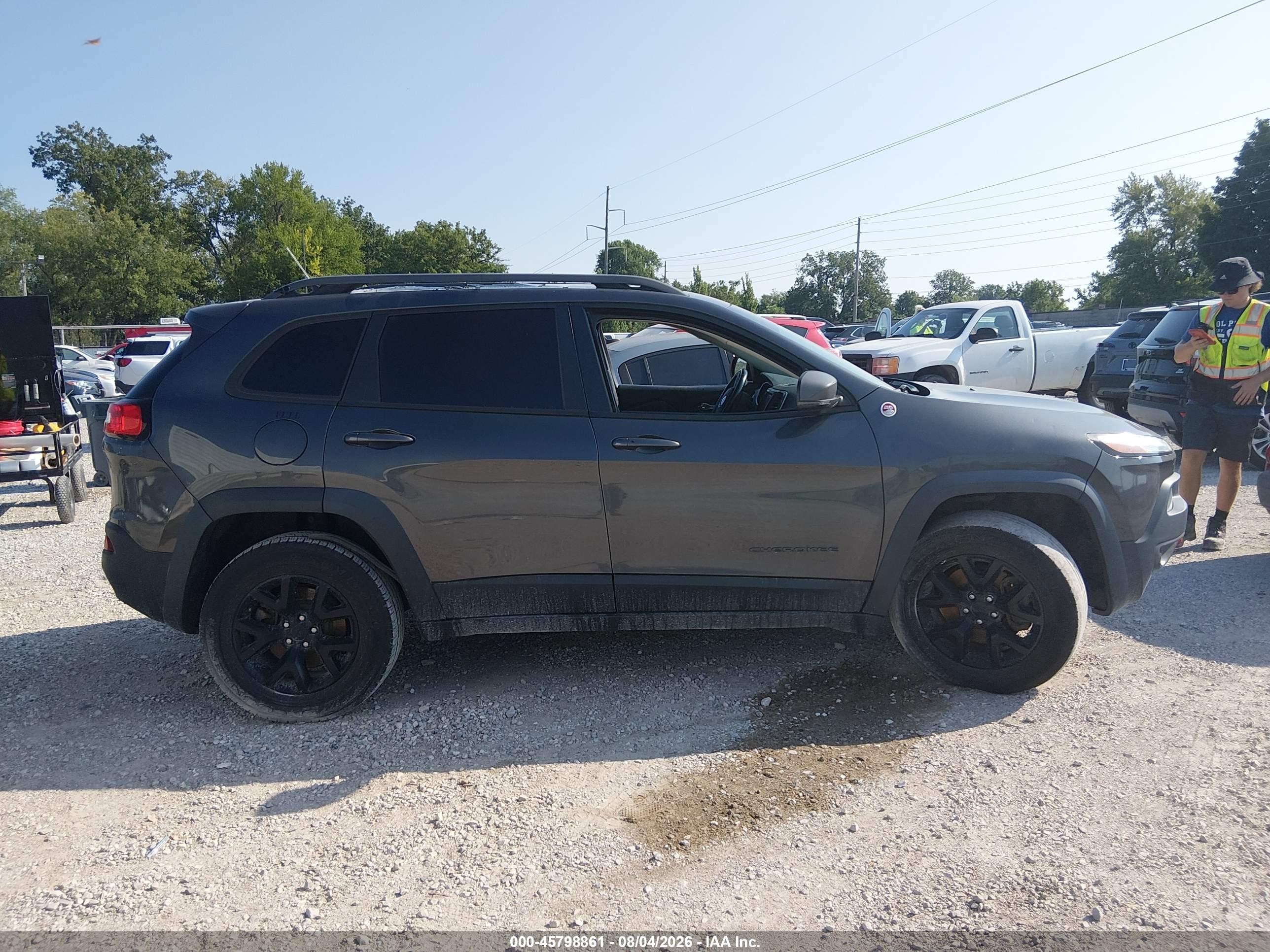 2015 Jeep Cherokee Trailhawk Gray vin: 1C4PJMBS7FW653660