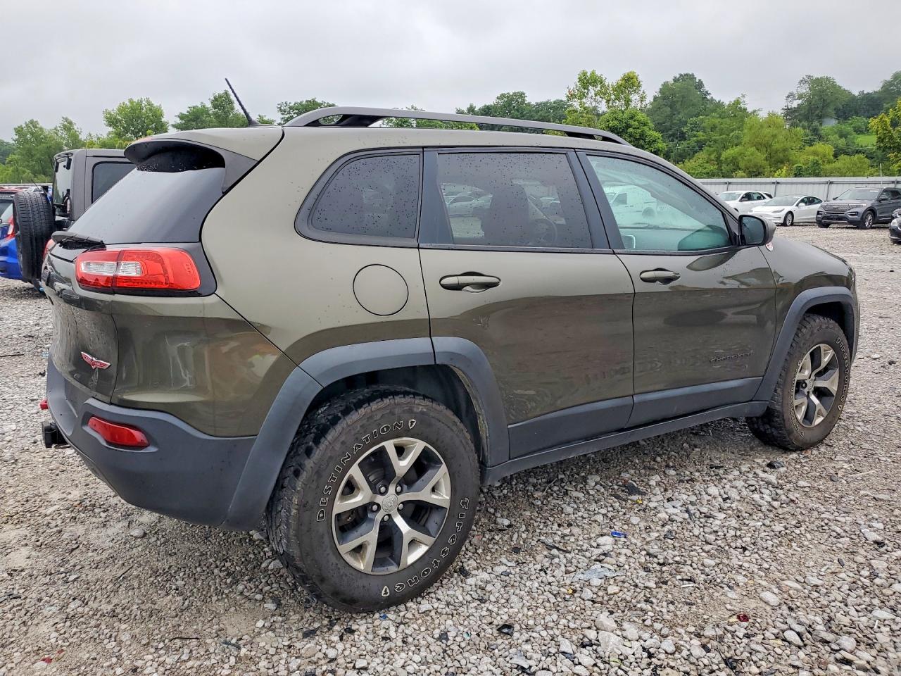 2015 Jeep Cherokee Trailhawk Green vin: 1C4PJMBS7FW659992