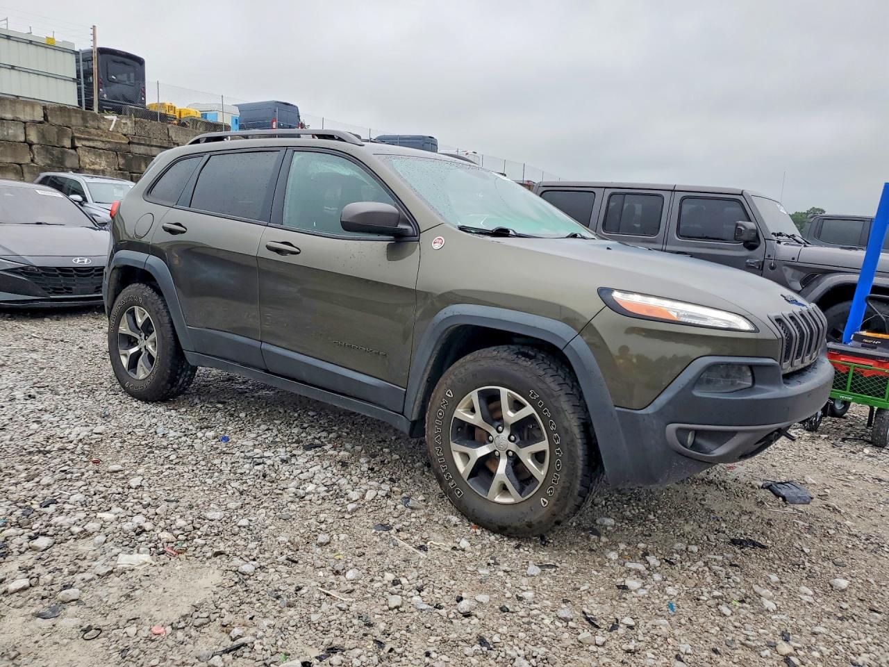 2015 Jeep Cherokee Trailhawk Green vin: 1C4PJMBS7FW659992