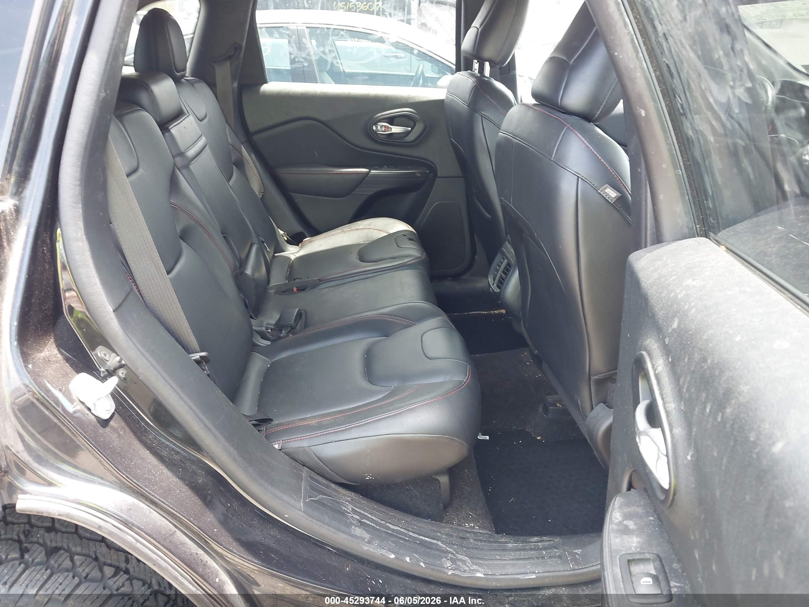 2015 Jeep Cherokee Trailhawk Черный vin: 1C4PJMBS7FW687453