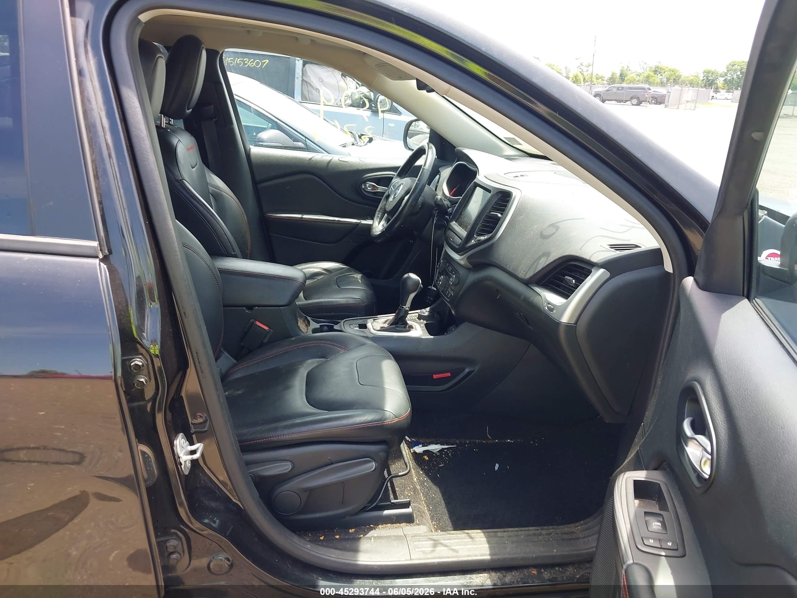 2015 Jeep Cherokee Trailhawk Черный vin: 1C4PJMBS7FW687453