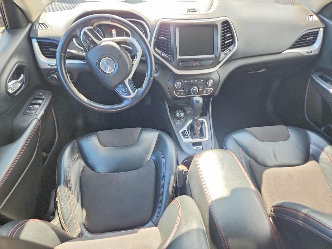 2015 Jeep Cherokee Trailhawk Gray vin: 1C4PJMBS7FW717471