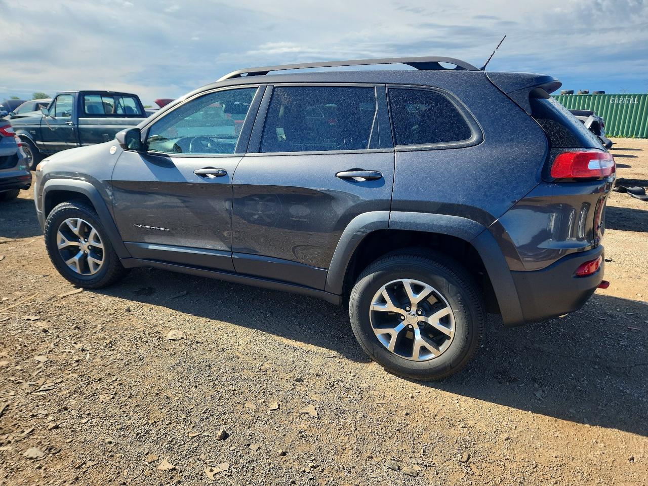 2015 Jeep Cherokee Trailhawk Gray vin: 1C4PJMBS7FW717471
