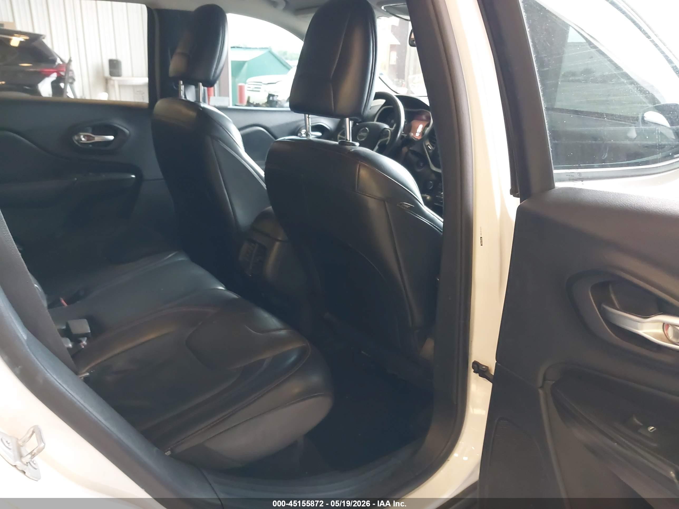 2015 Jeep Cherokee Trailhawk White vin: 1C4PJMBS7FW728938