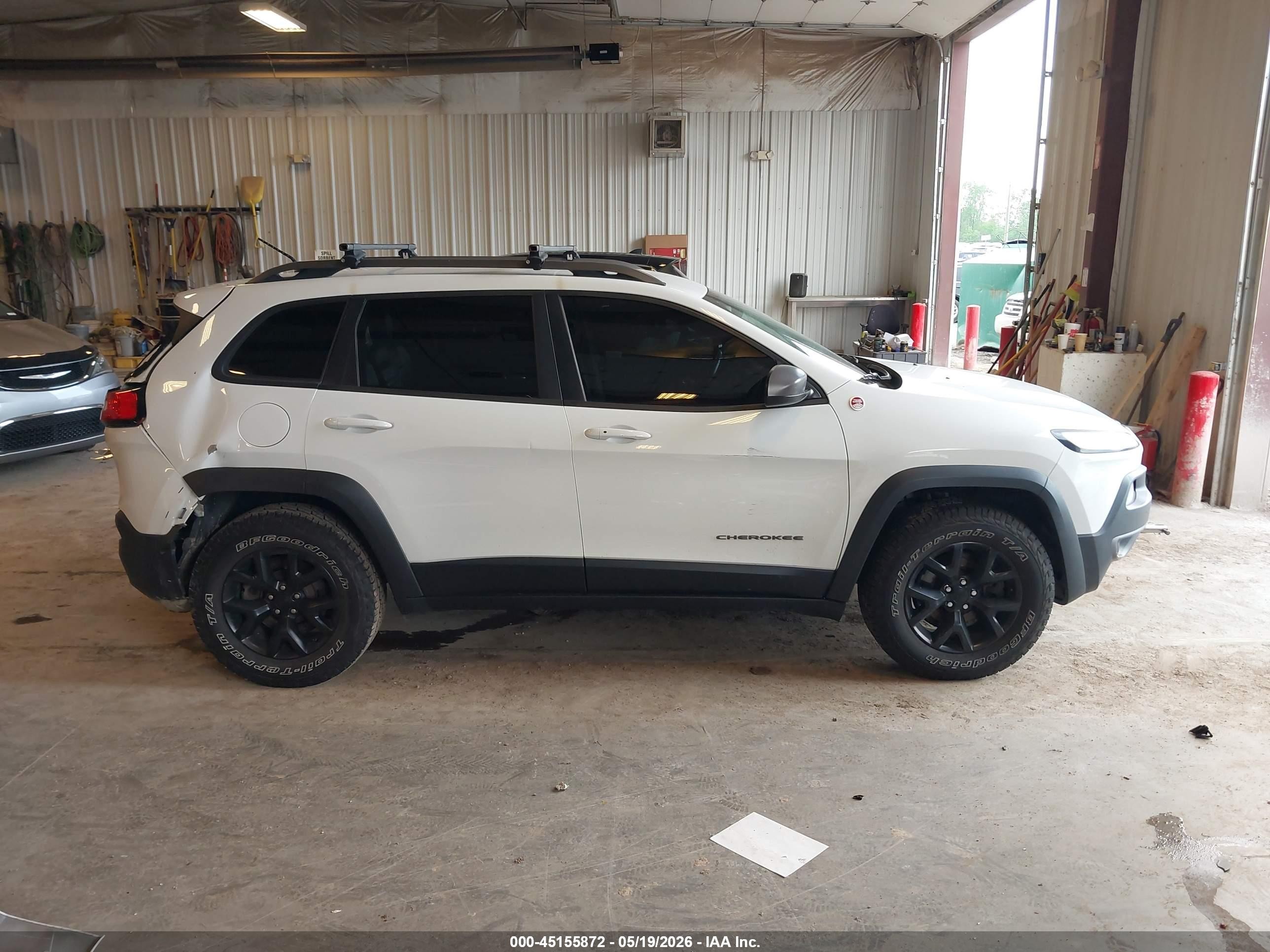 2015 Jeep Cherokee Trailhawk White vin: 1C4PJMBS7FW728938