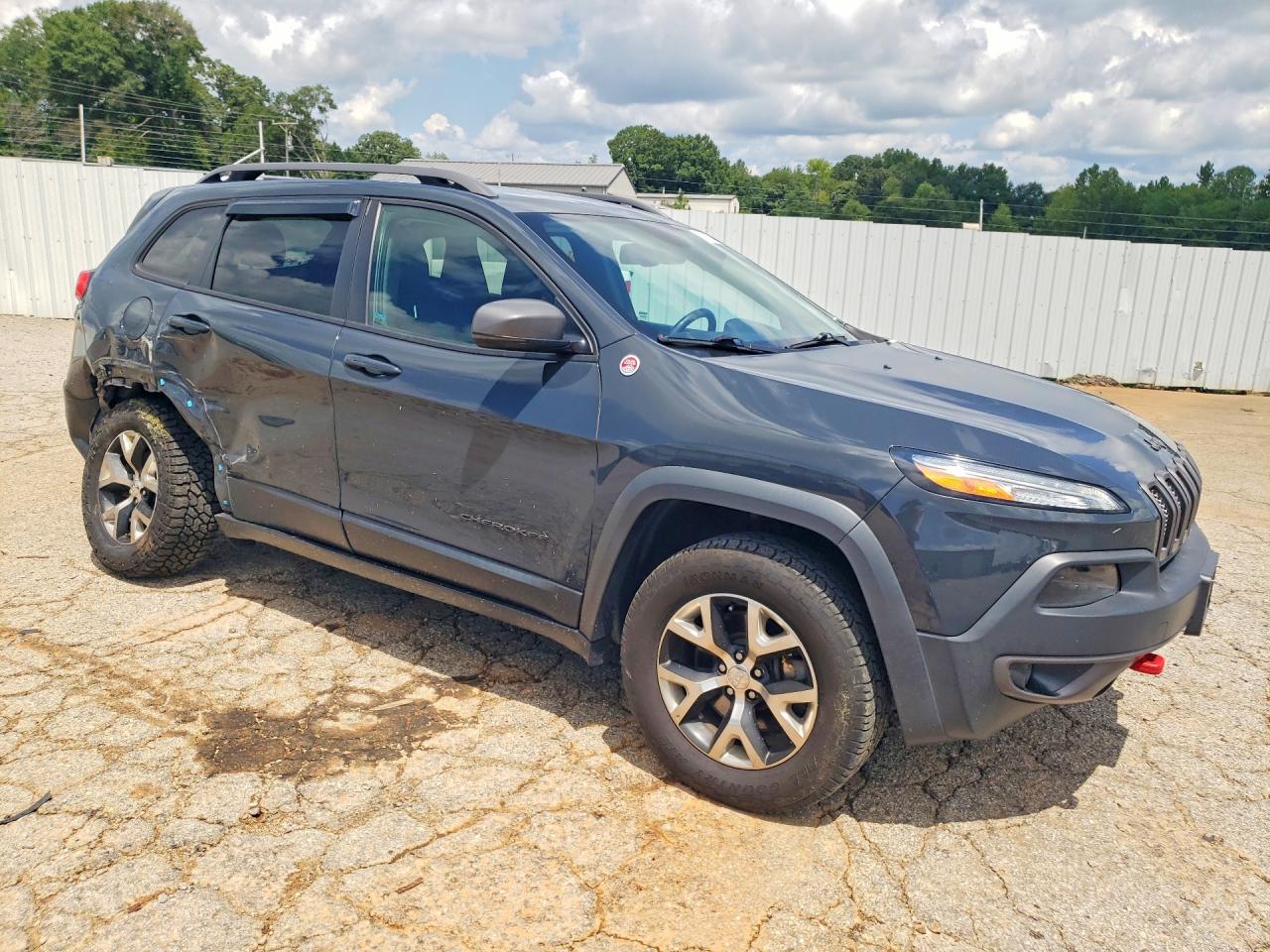 2017 Jeep Cherokee Trailhawk Gray vin: 1C4PJMBS7HW563184
