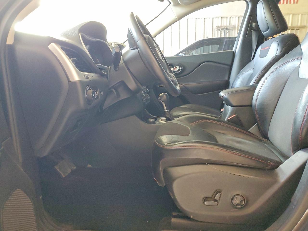 2014 Jeep Cherokee Trailhawk Gray vin: 1C4PJMBS8EW189275